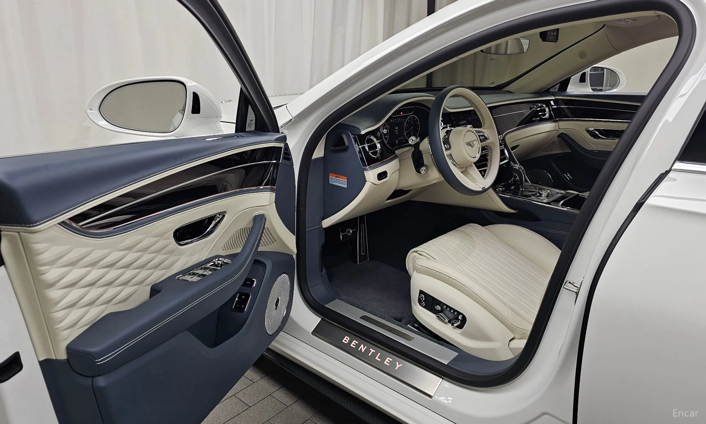 Bentley Flying Spur 3rd Generation превью 10