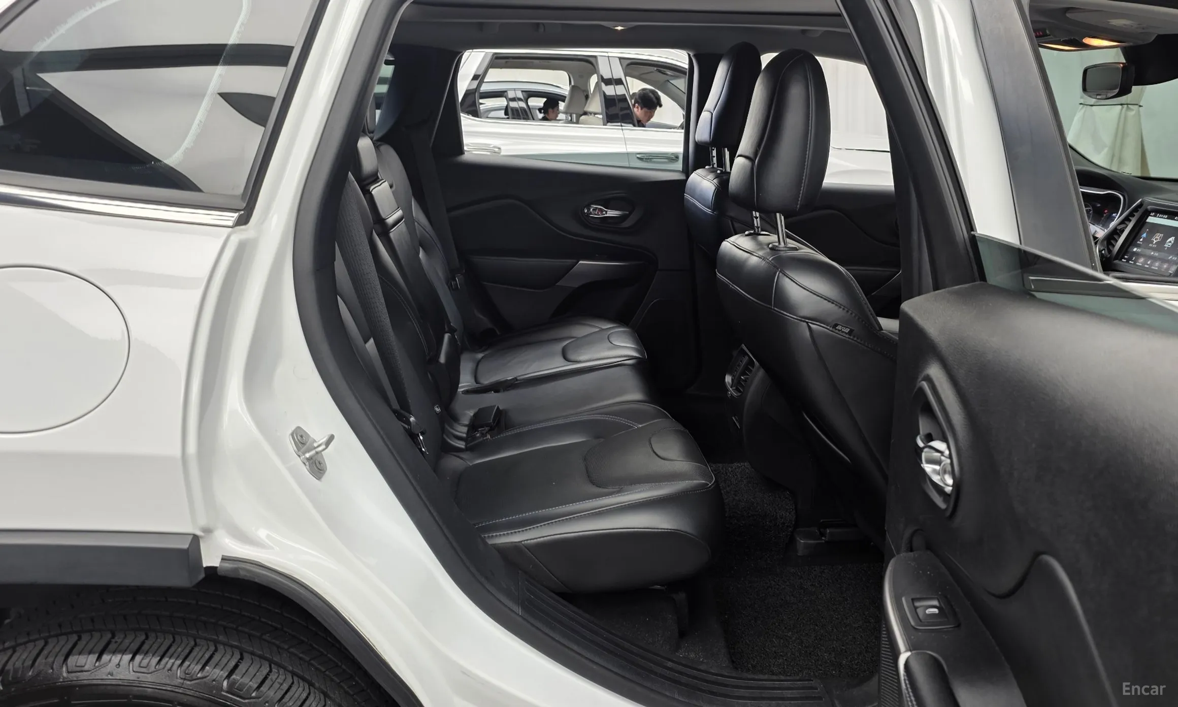 Jeep Cherokee (KL) превью 12
