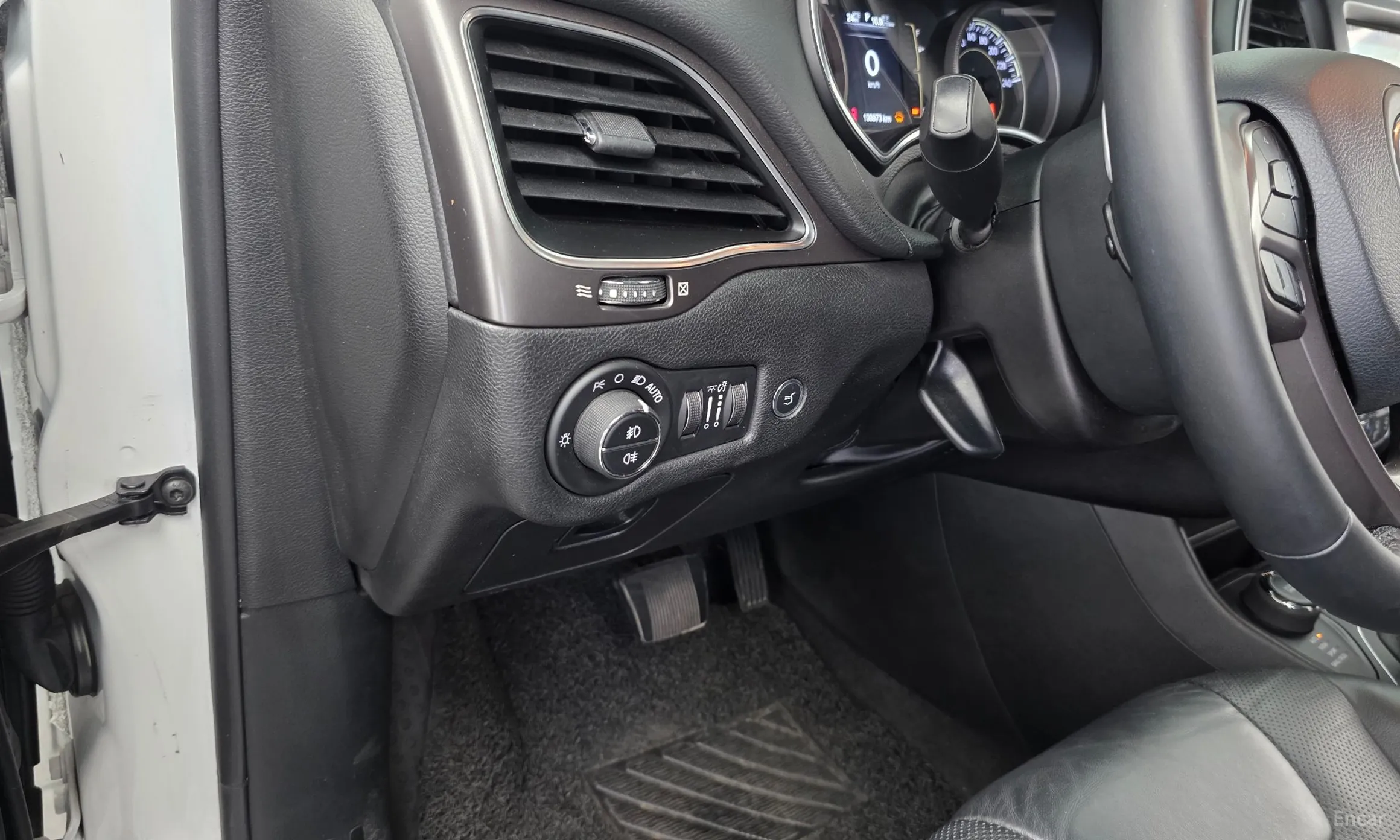 Jeep Cherokee (KL) превью 17