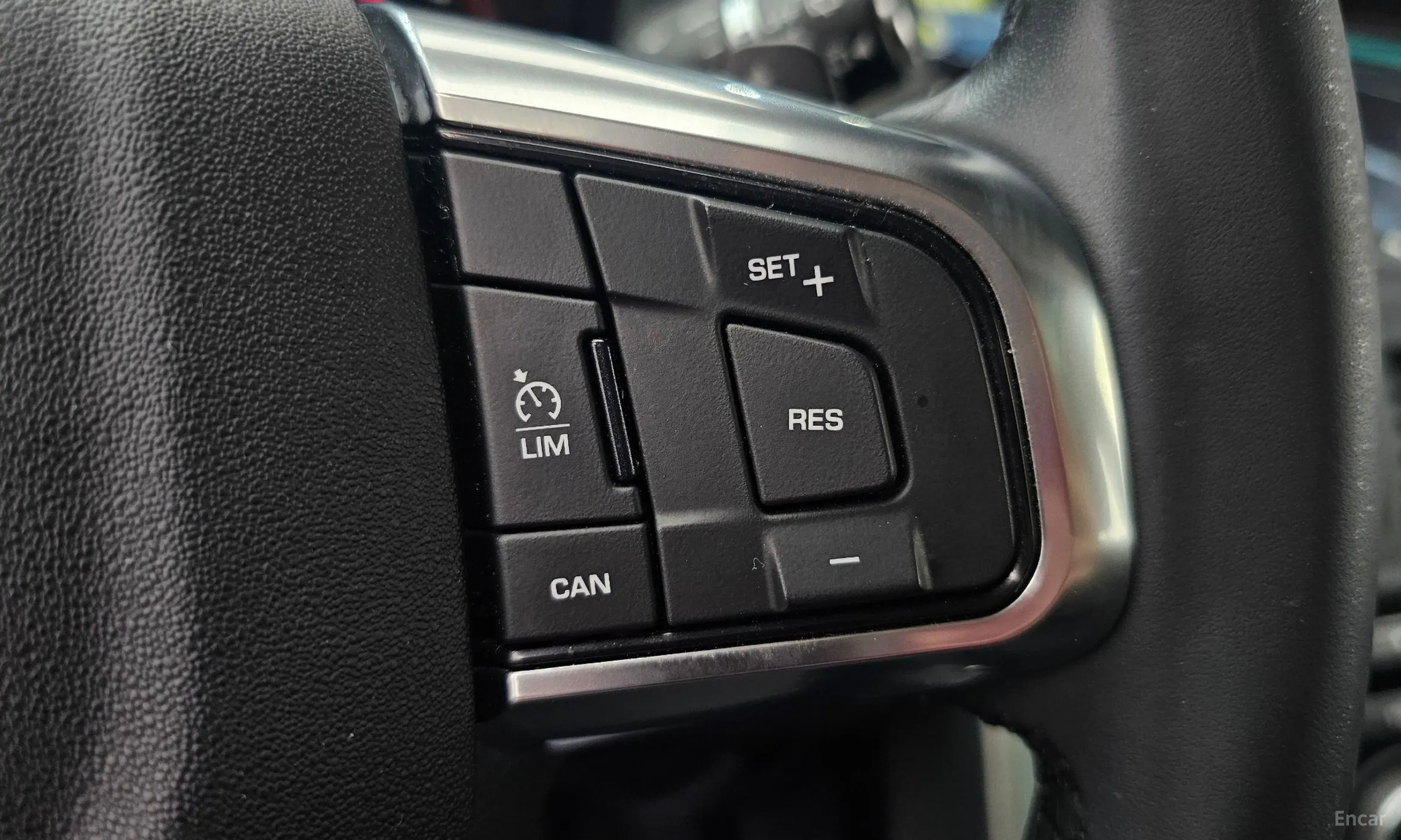 Land Rover Discovery Sports превью 16