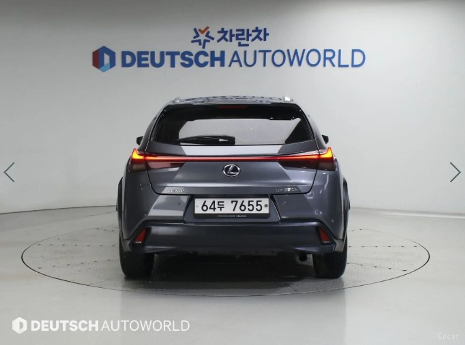 Lexus UX250h превью 4