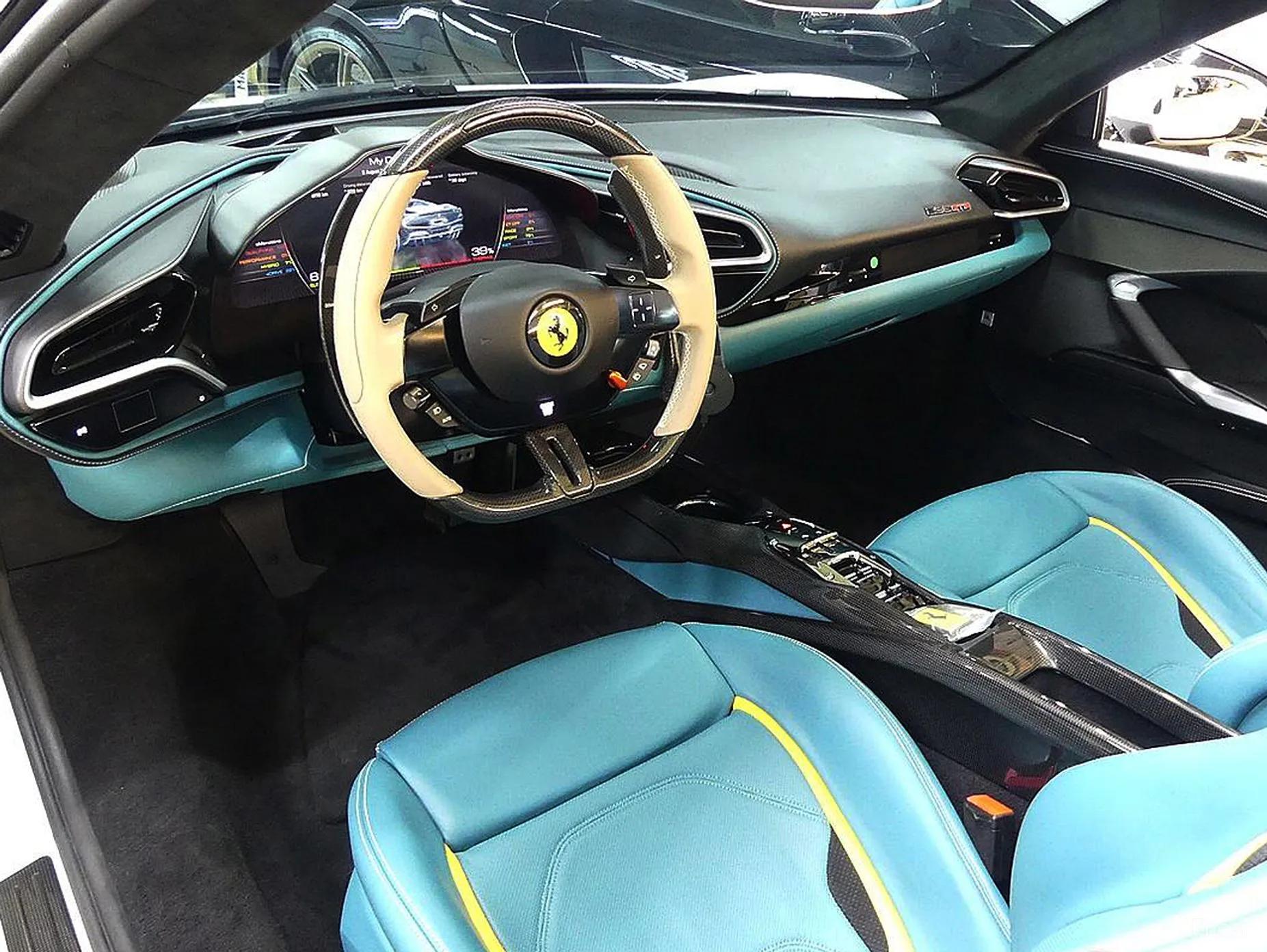 Ferrari 296 GTS превью 7