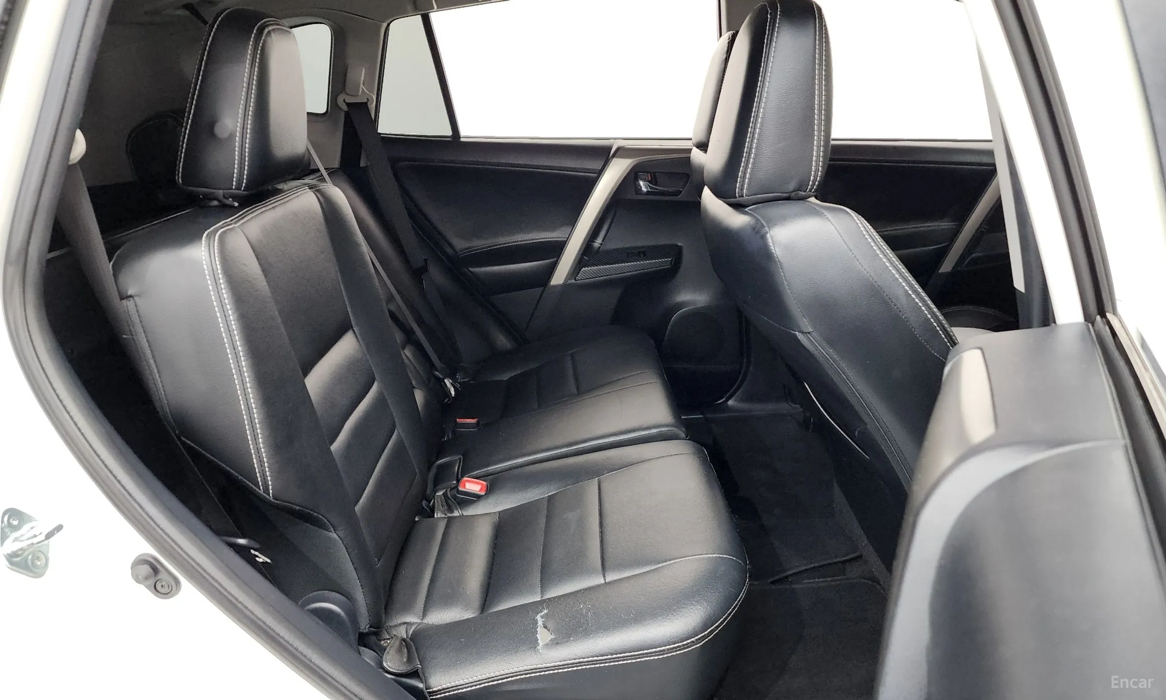 Toyota RAV4 превью 12