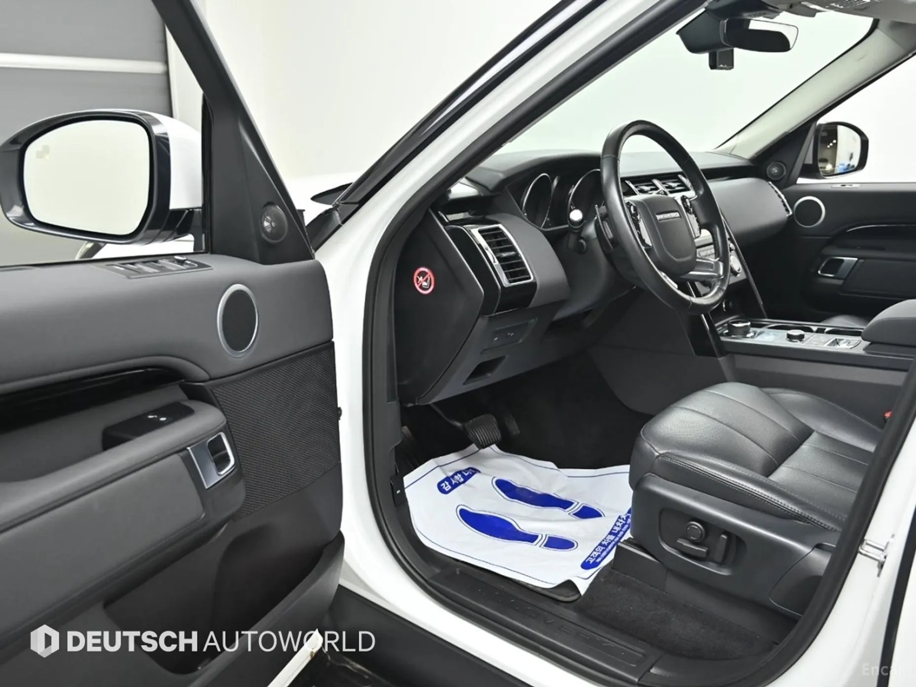 Land Rover Discovery 5 превью 13