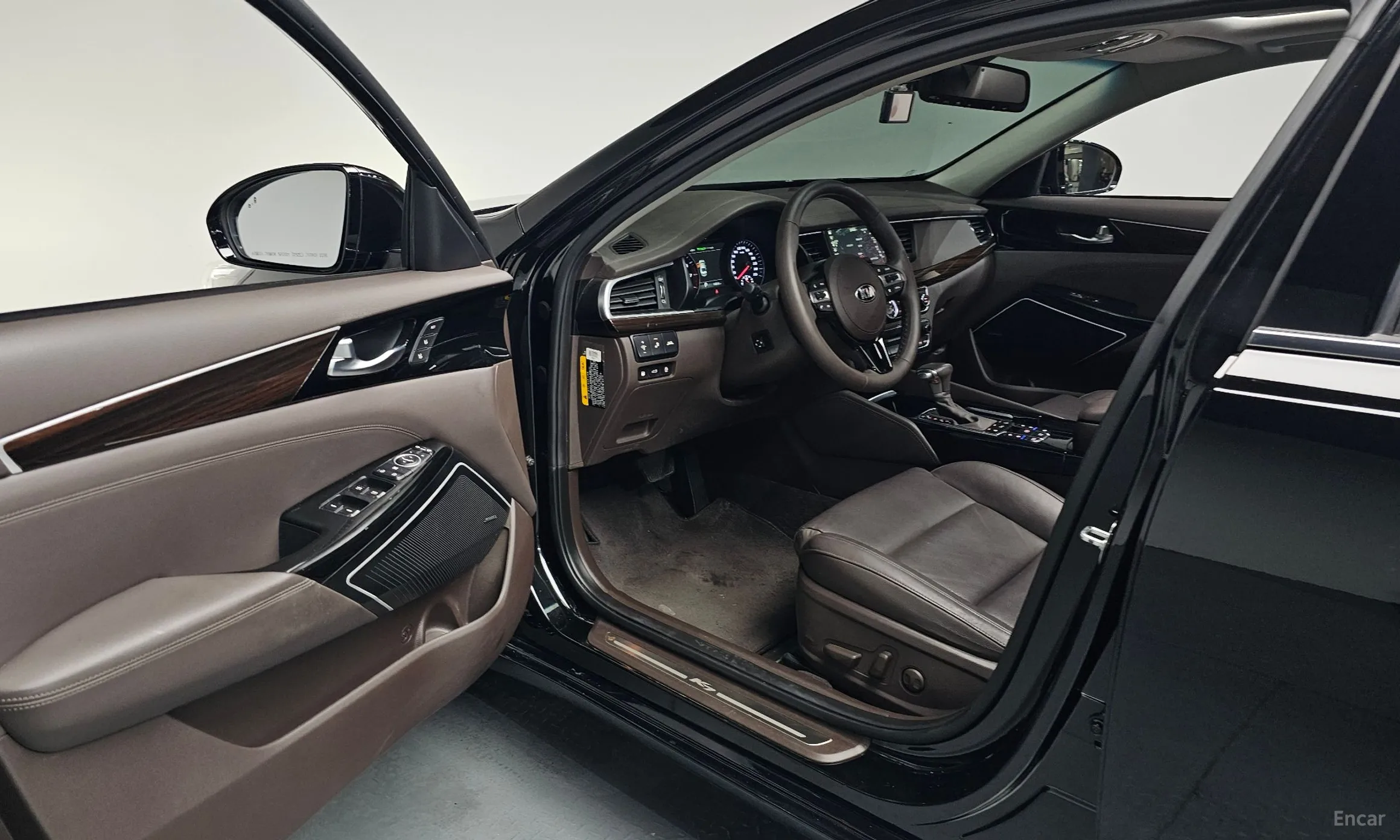 Kia K7 превью 10