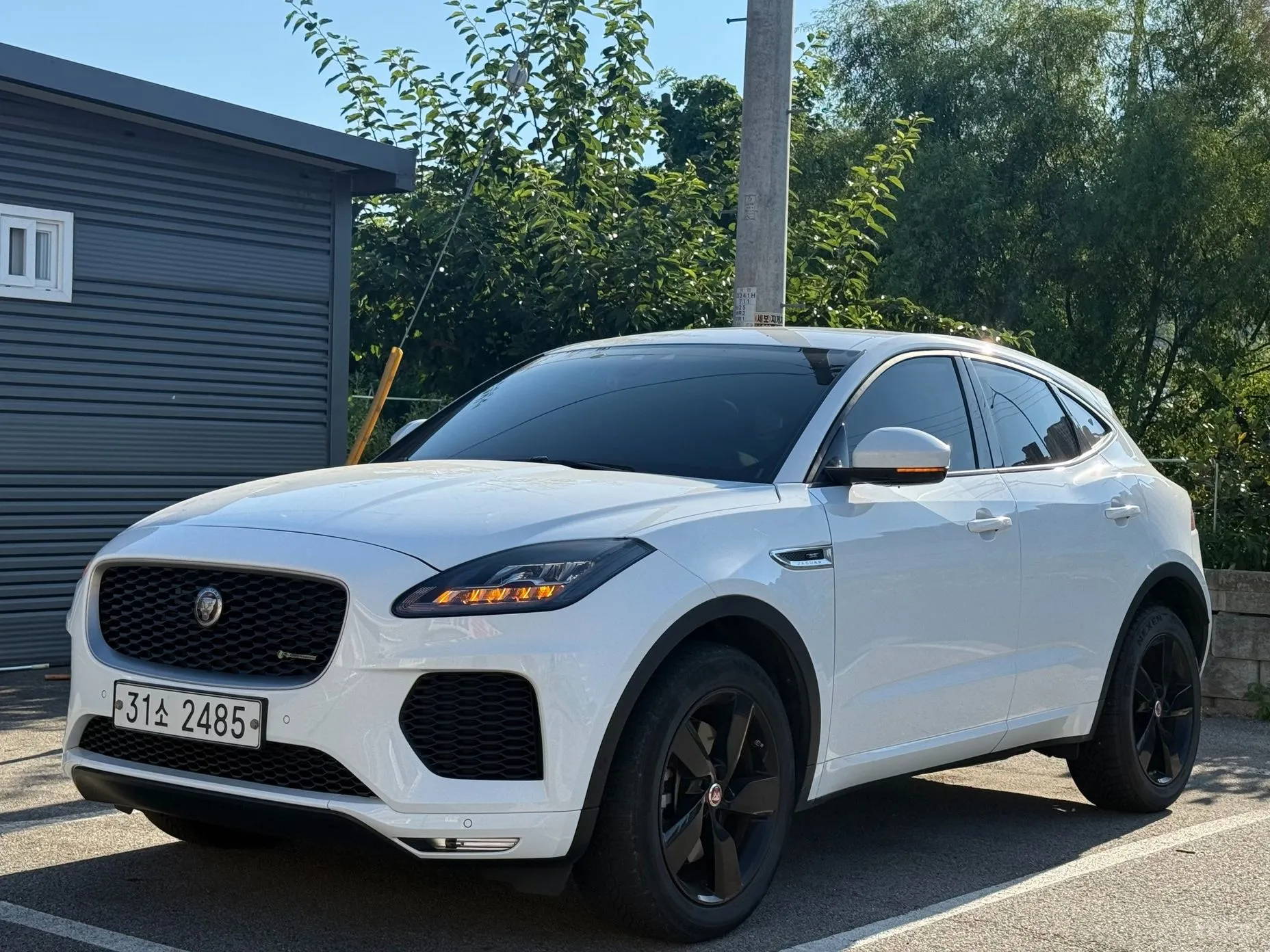 Jaguar E-PACE превью 3