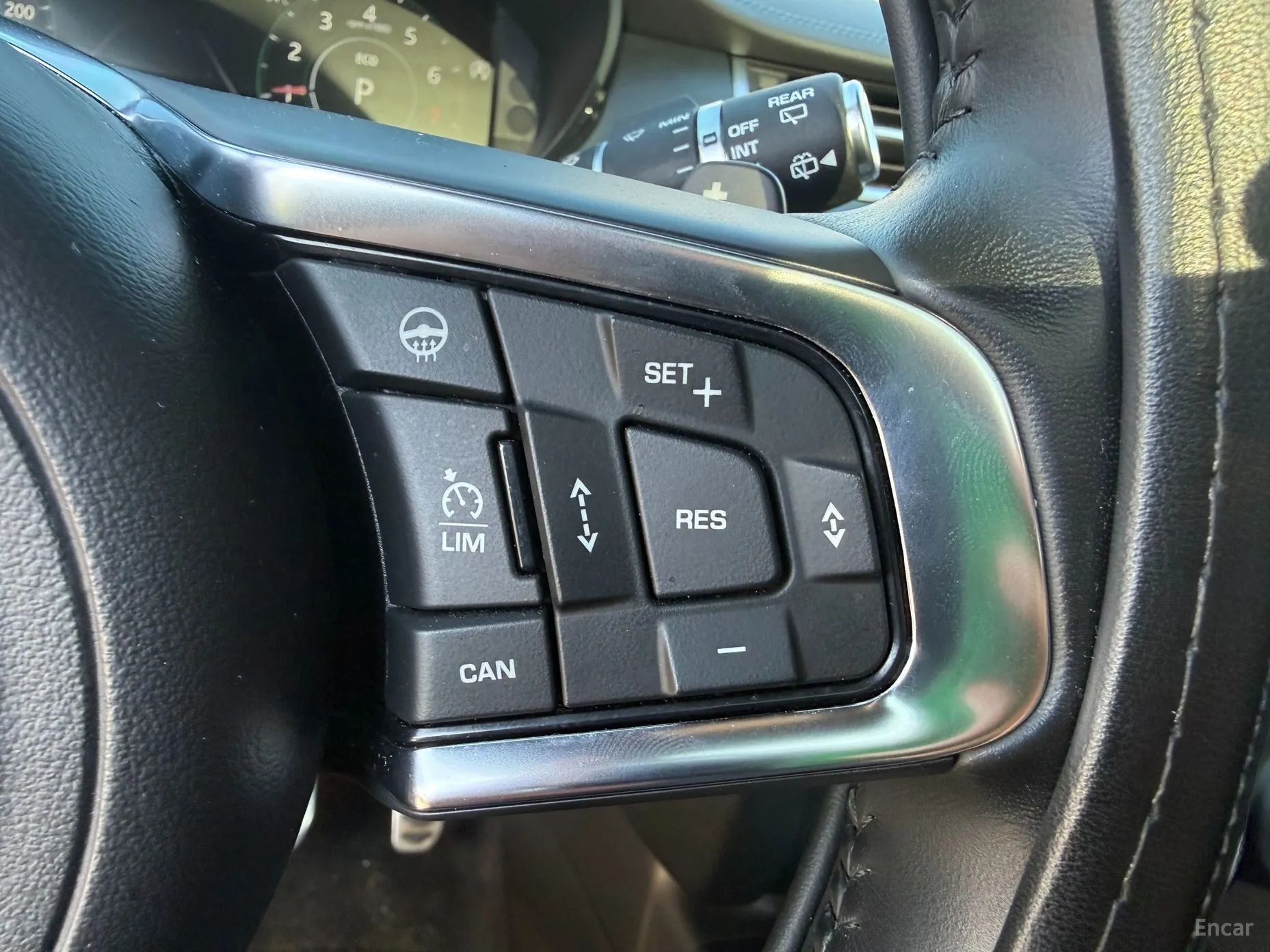 Jaguar E-PACE превью 7