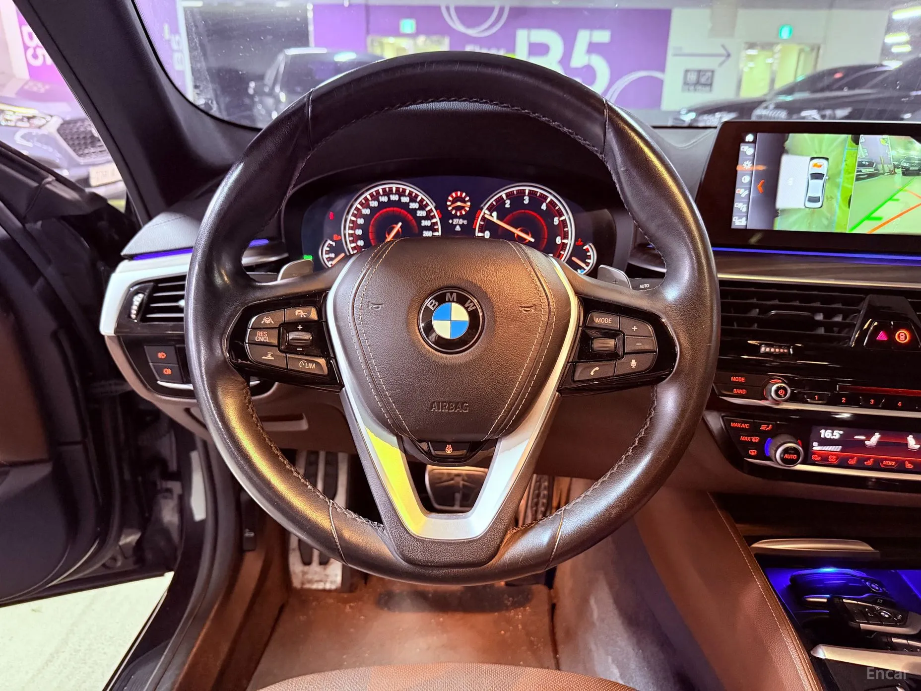 BMW 5 Series (G30) превью 12