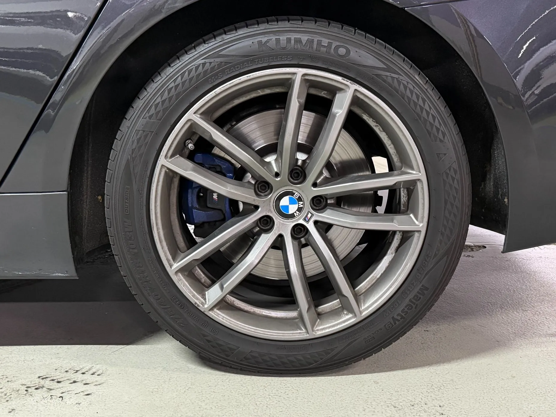BMW 5 Series (G30) превью 5