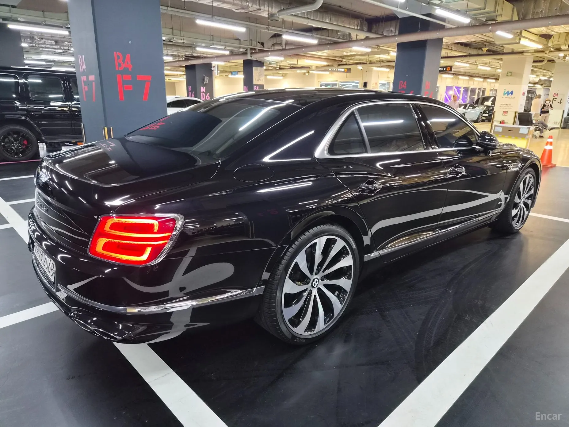 Bentley Flying Spur 3rd Generation превью 16