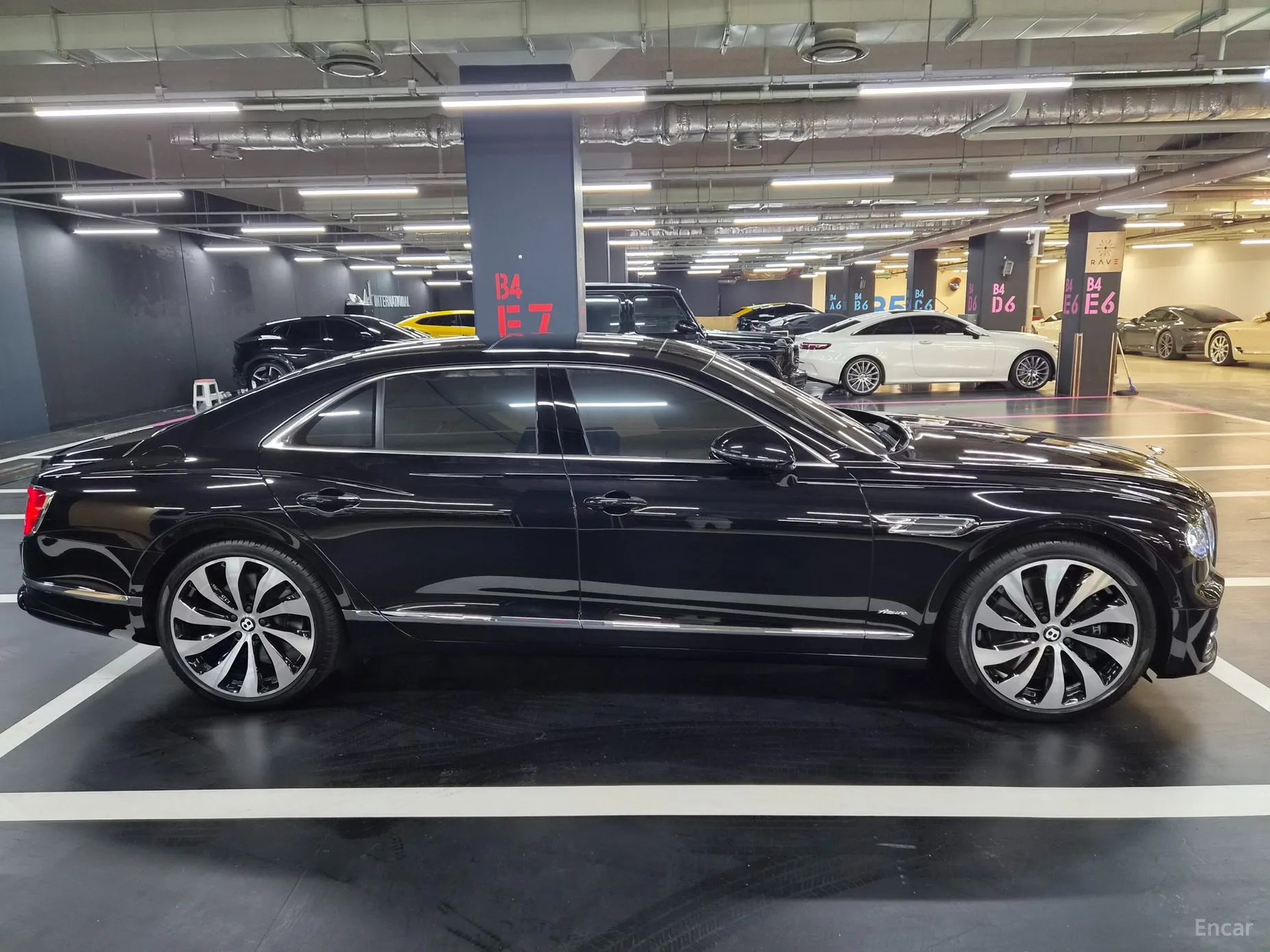 Bentley Flying Spur 3rd Generation превью 17