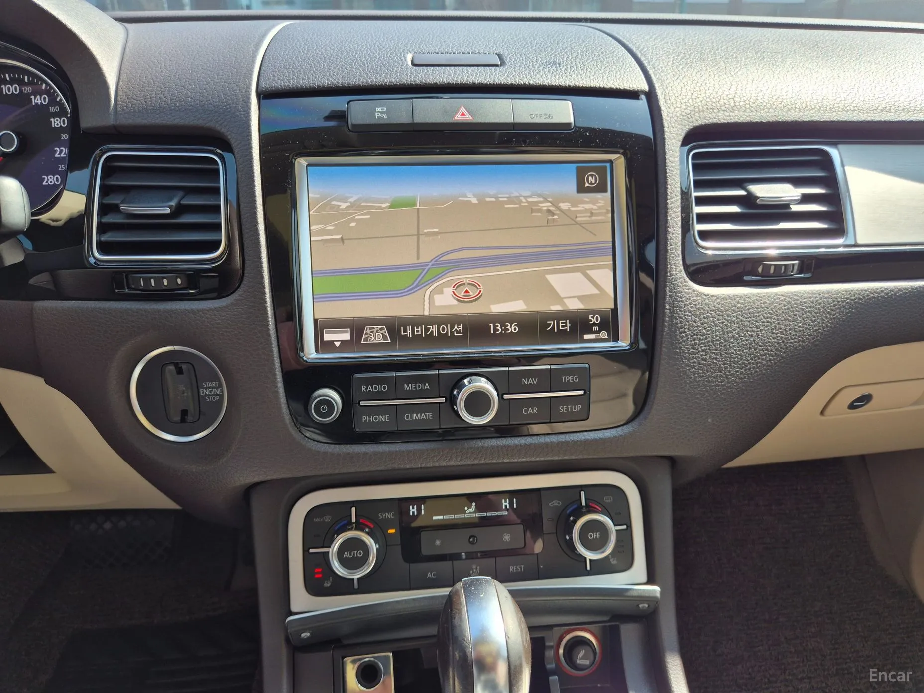 Volkswagen New Touareg превью 15