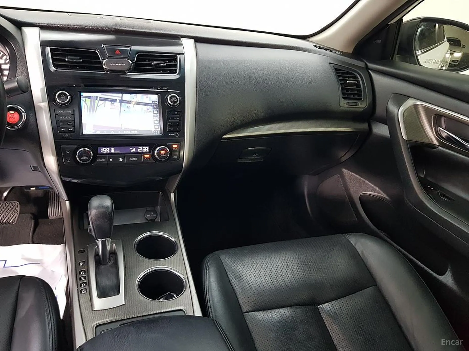 Nissan Altima превью 10