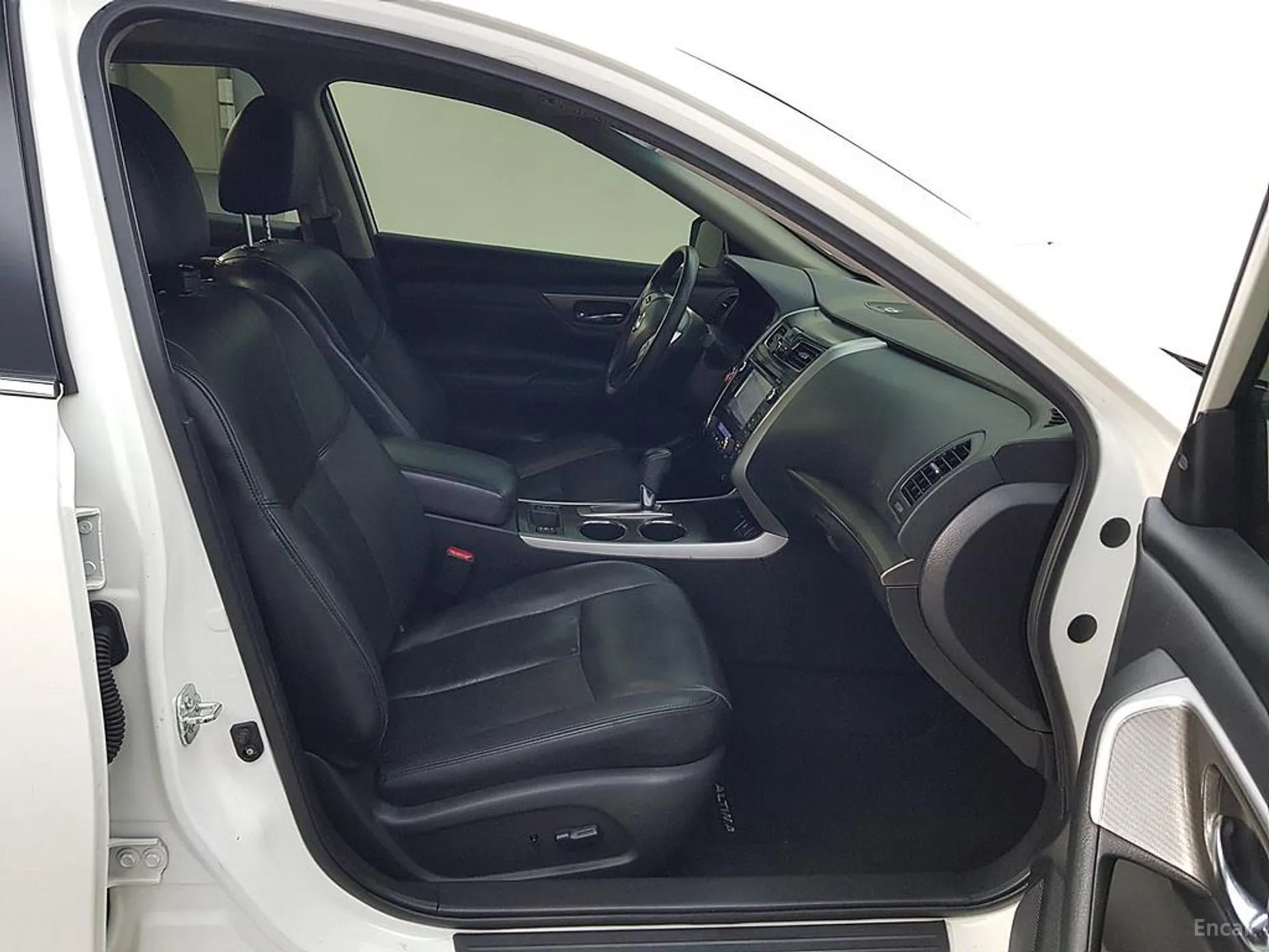 Nissan Altima превью 14