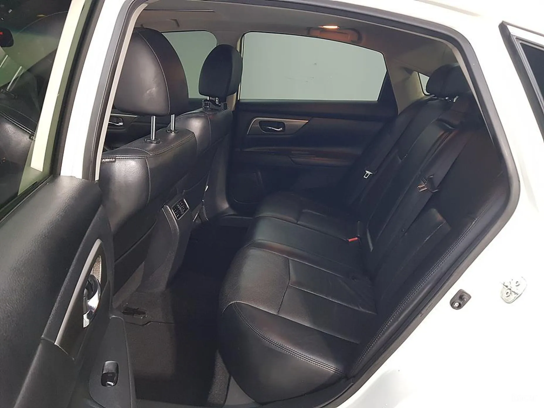 Nissan Altima превью 9