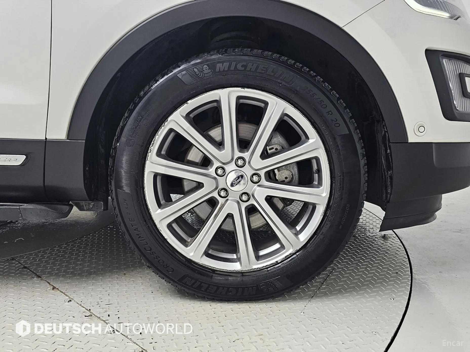 Ford Explorer превью 20