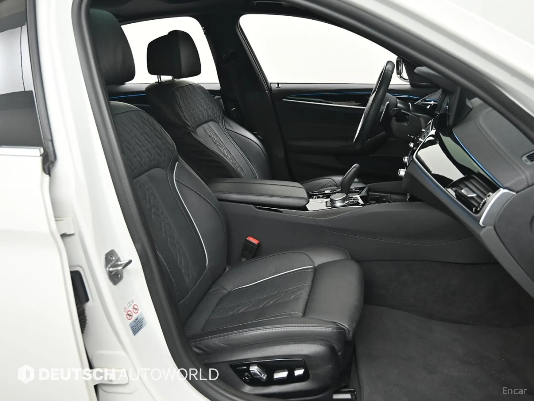BMW 5 Series (G30) превью 10