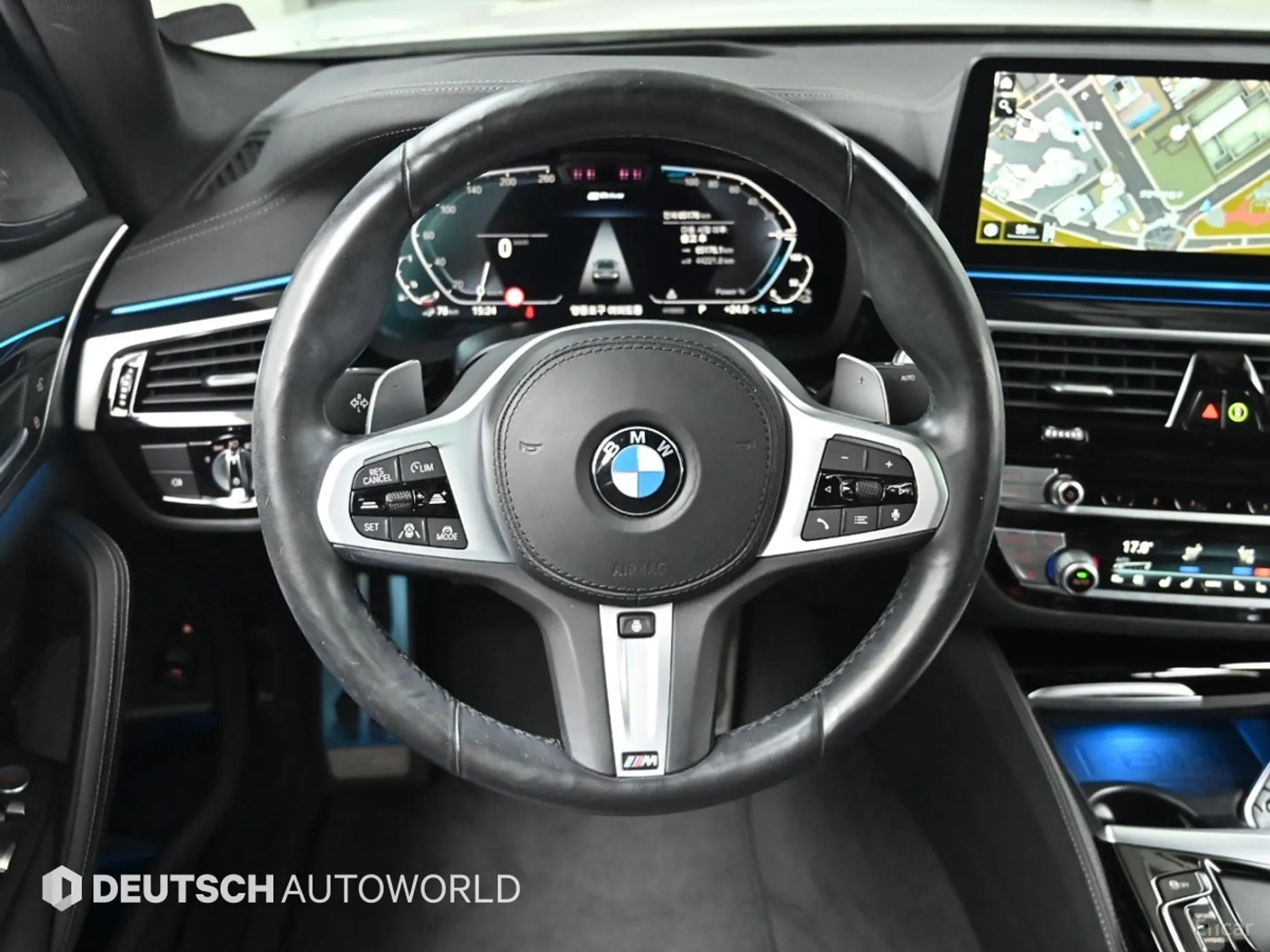 BMW 5 Series (G30) превью 11