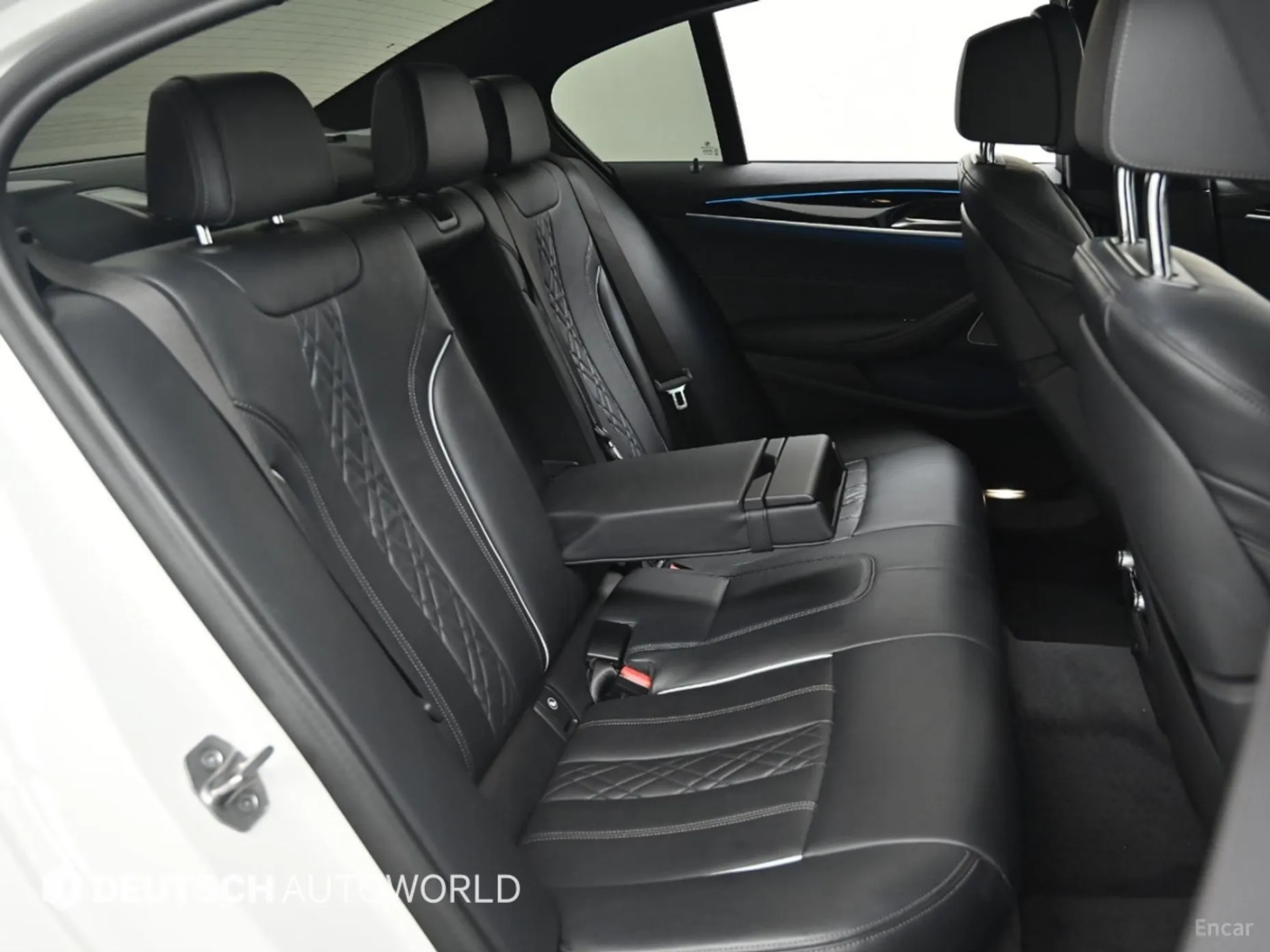 BMW 5 Series (G30) превью 18