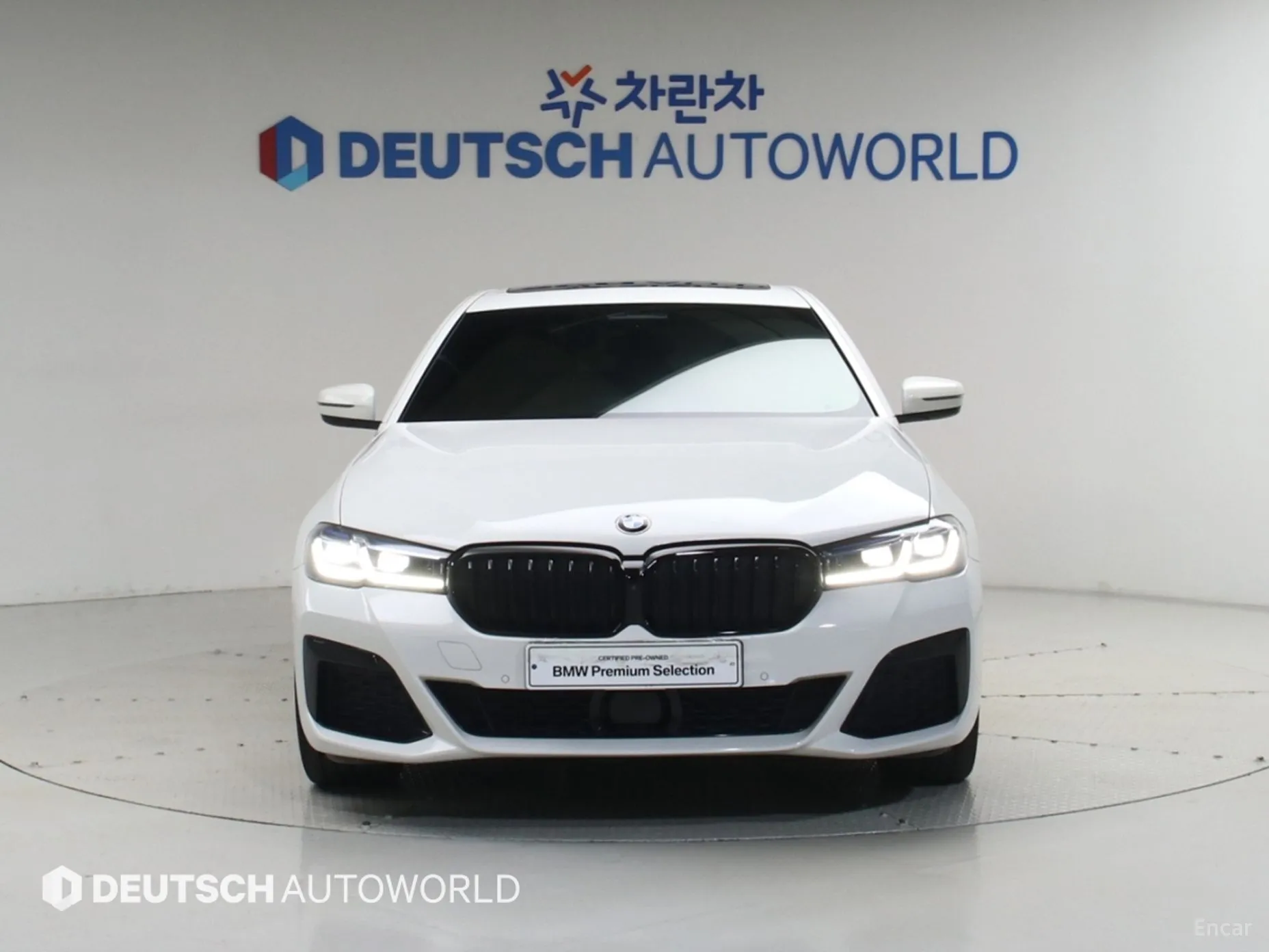 BMW 5 Series (G30) превью 3