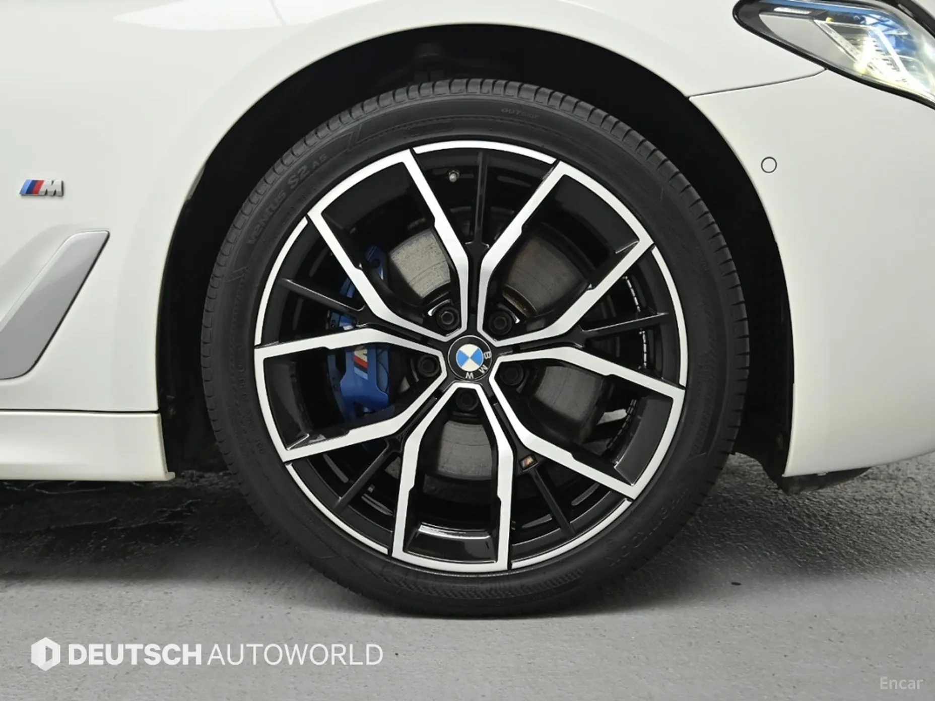 BMW 5 Series (G30) превью 5