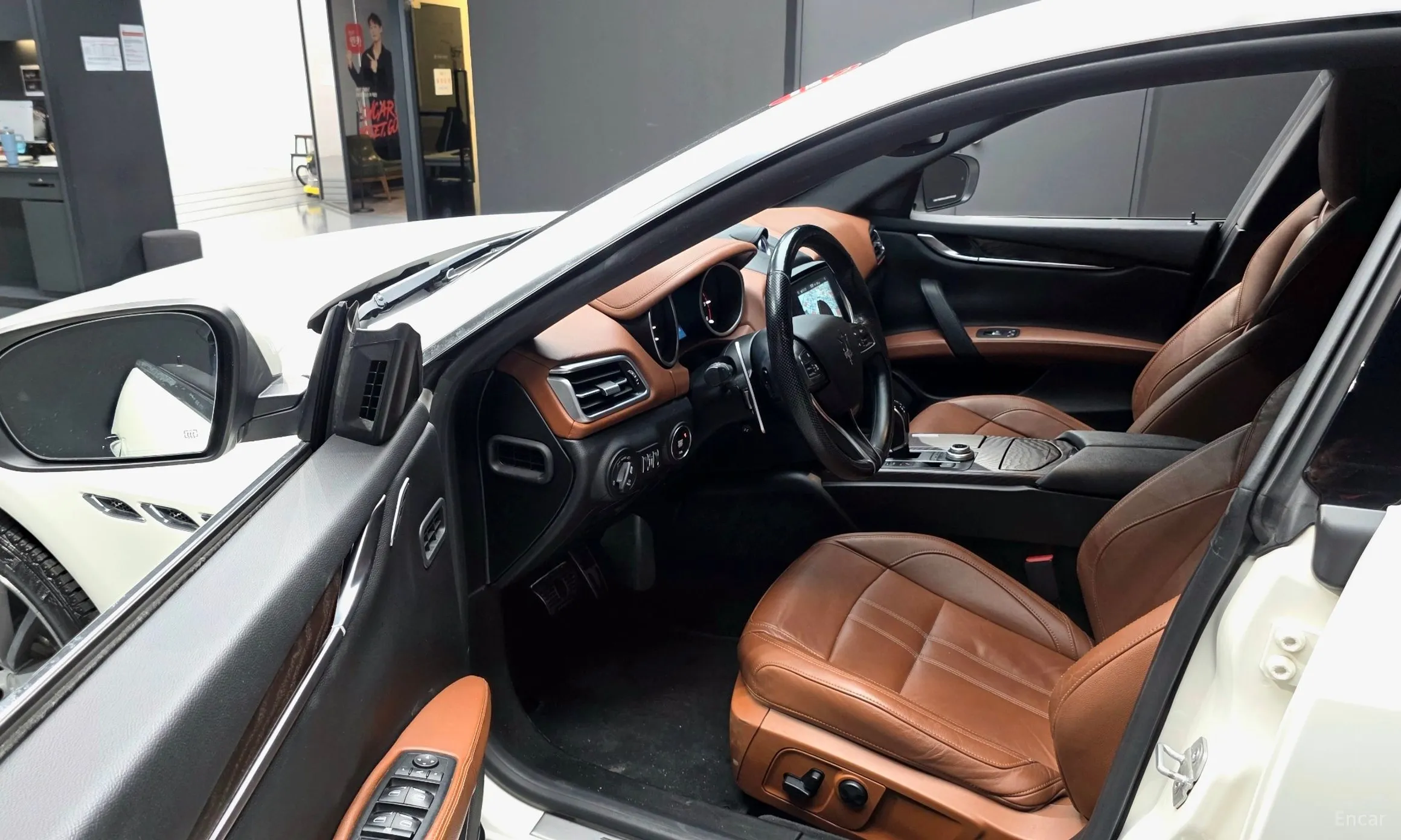 Maserati Ghibli превью 10