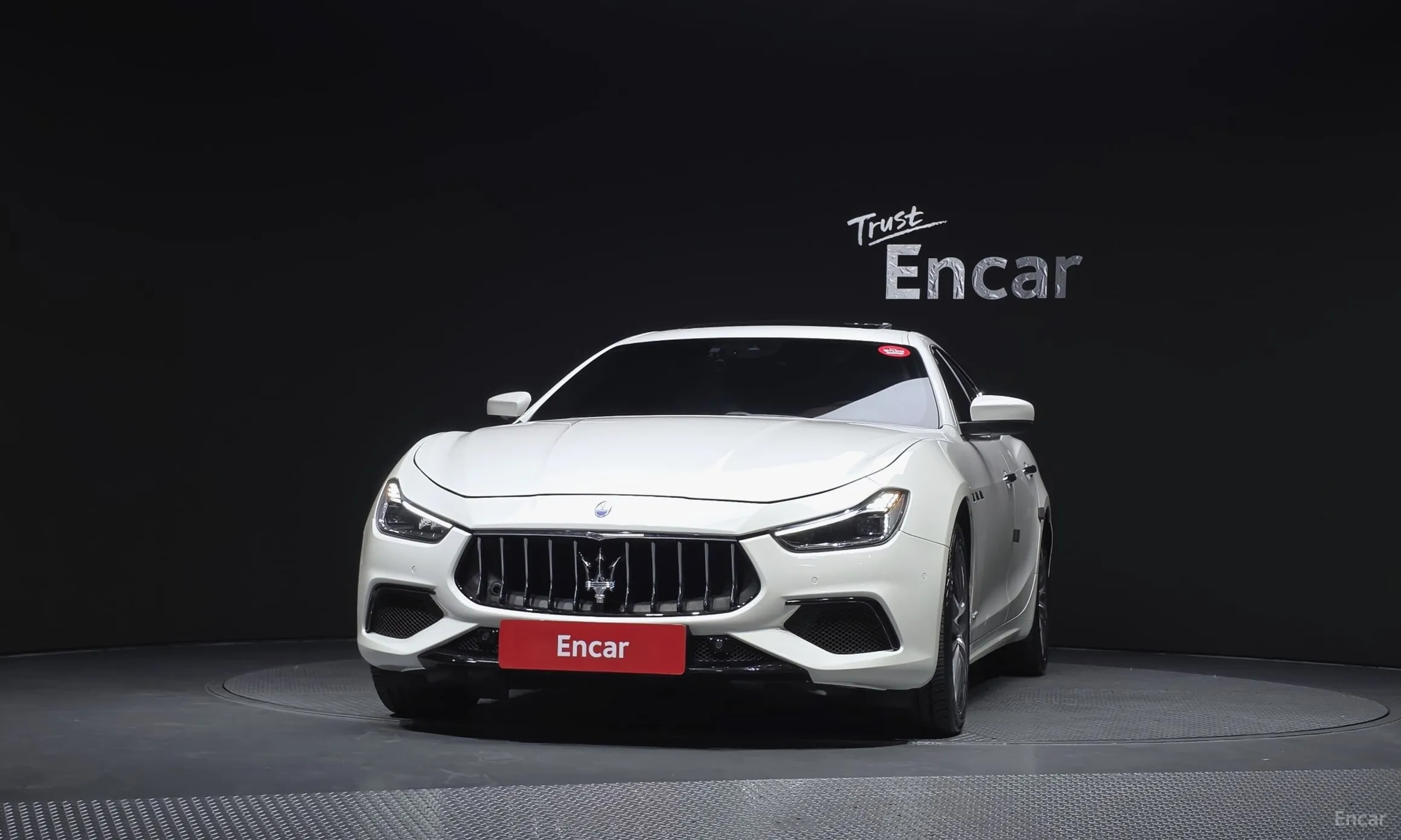 Maserati Ghibli превью 3