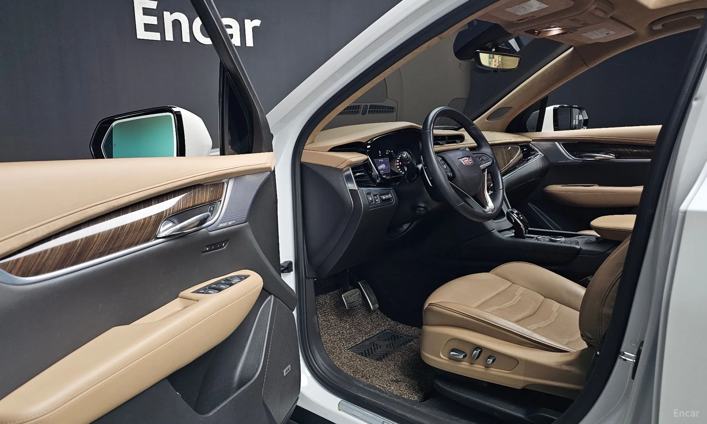 Cadillac XT6 превью 10