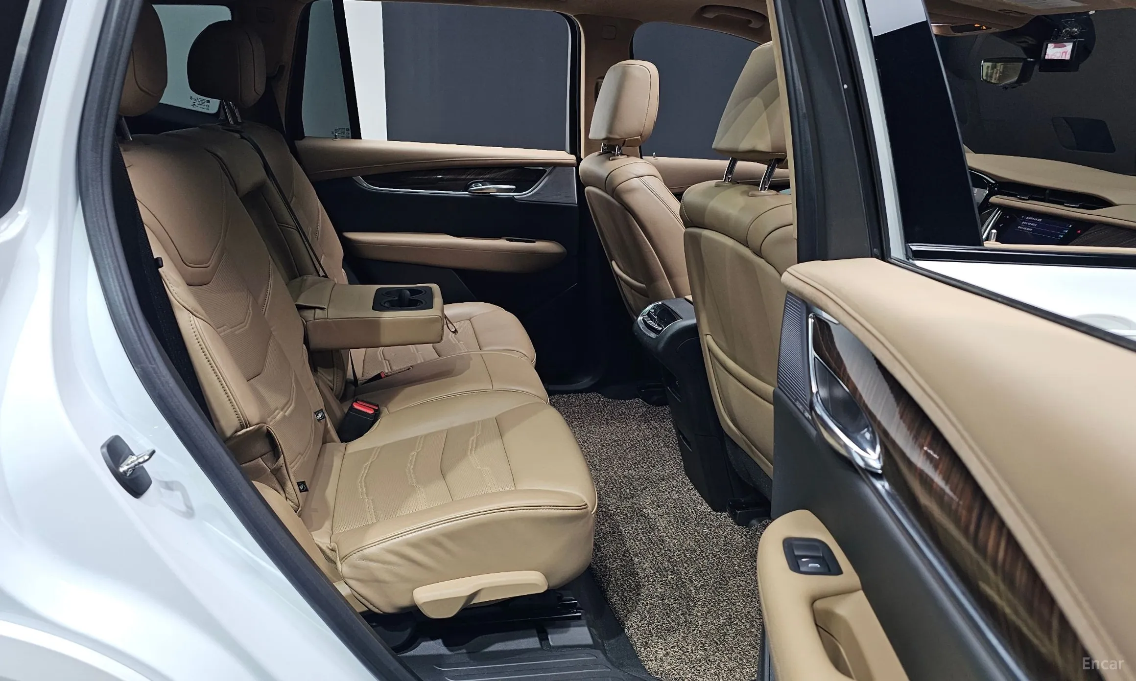 Cadillac XT6 превью 11