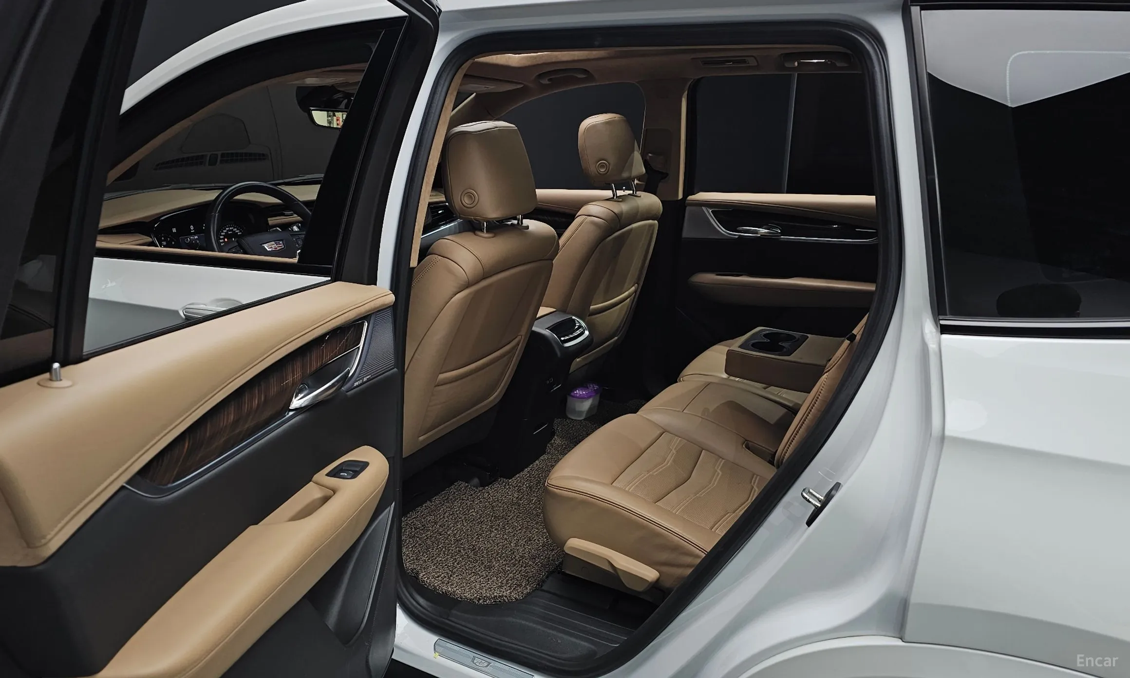 Cadillac XT6 превью 12