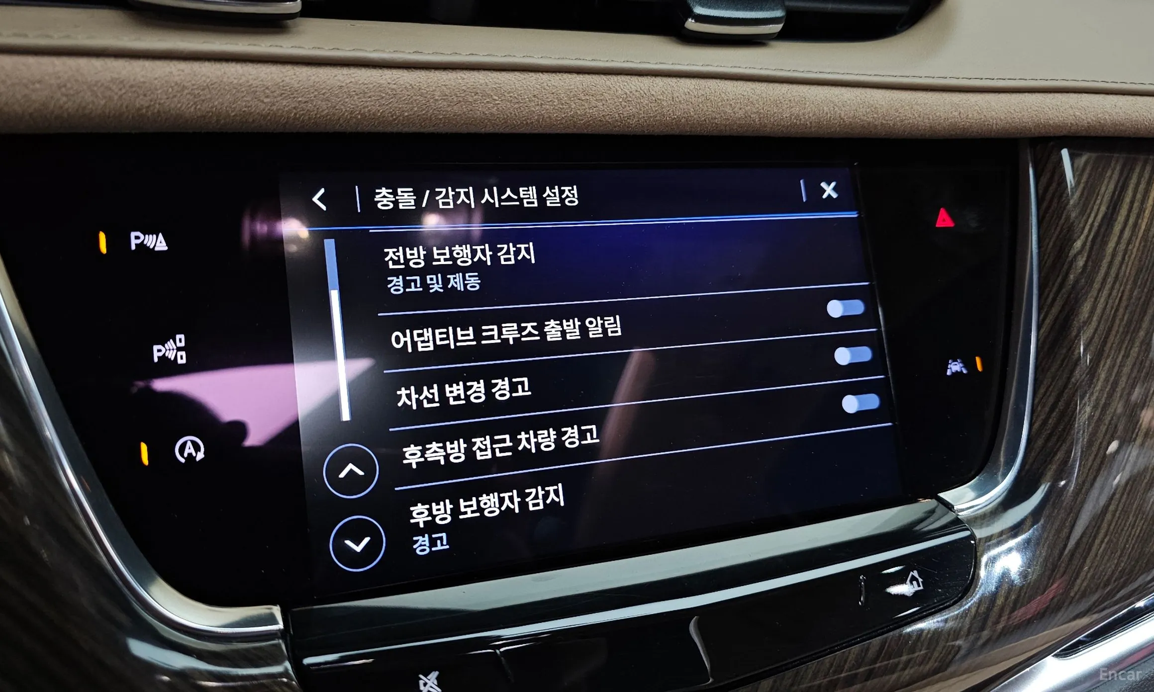 Cadillac XT6 превью 16