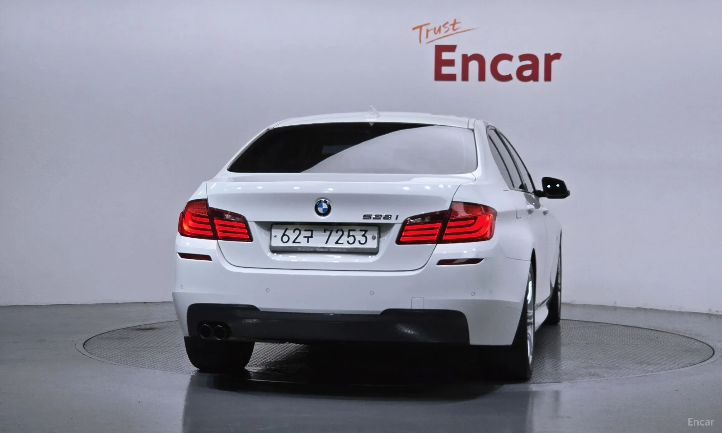 BMW 5 Series (F10) превью 4