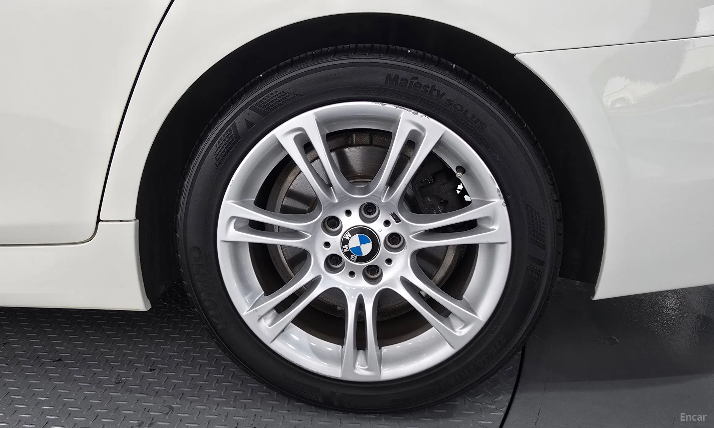 BMW 5 Series (F10) превью 5
