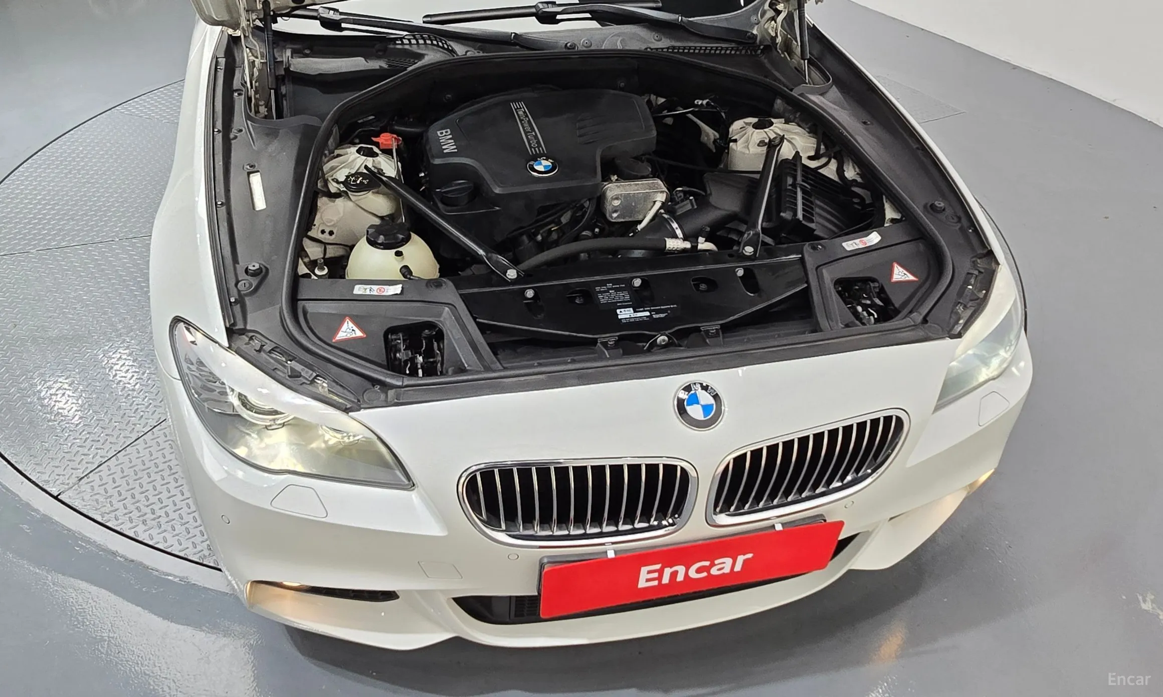 BMW 5 Series (F10) превью 6