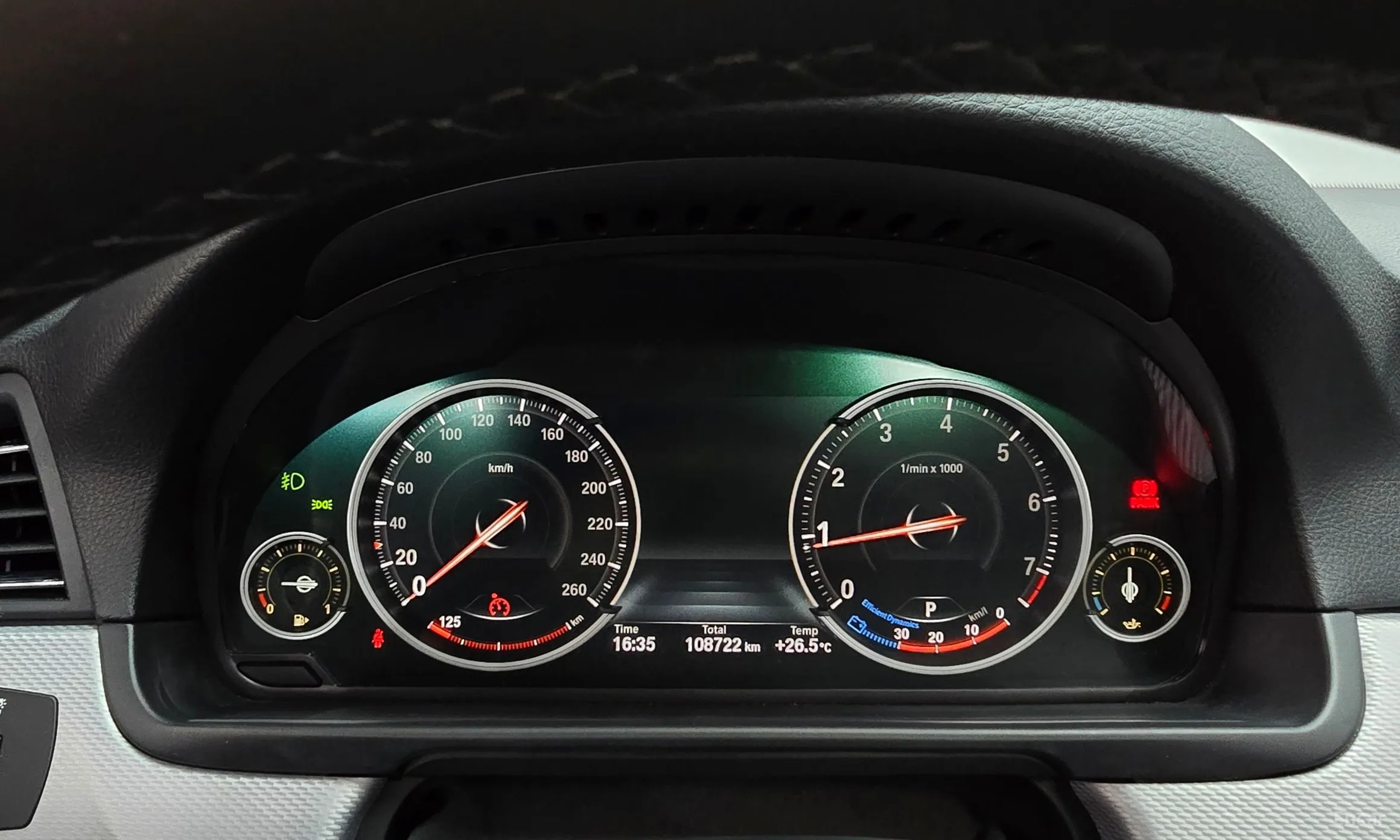 BMW 5 Series (F10) превью 8