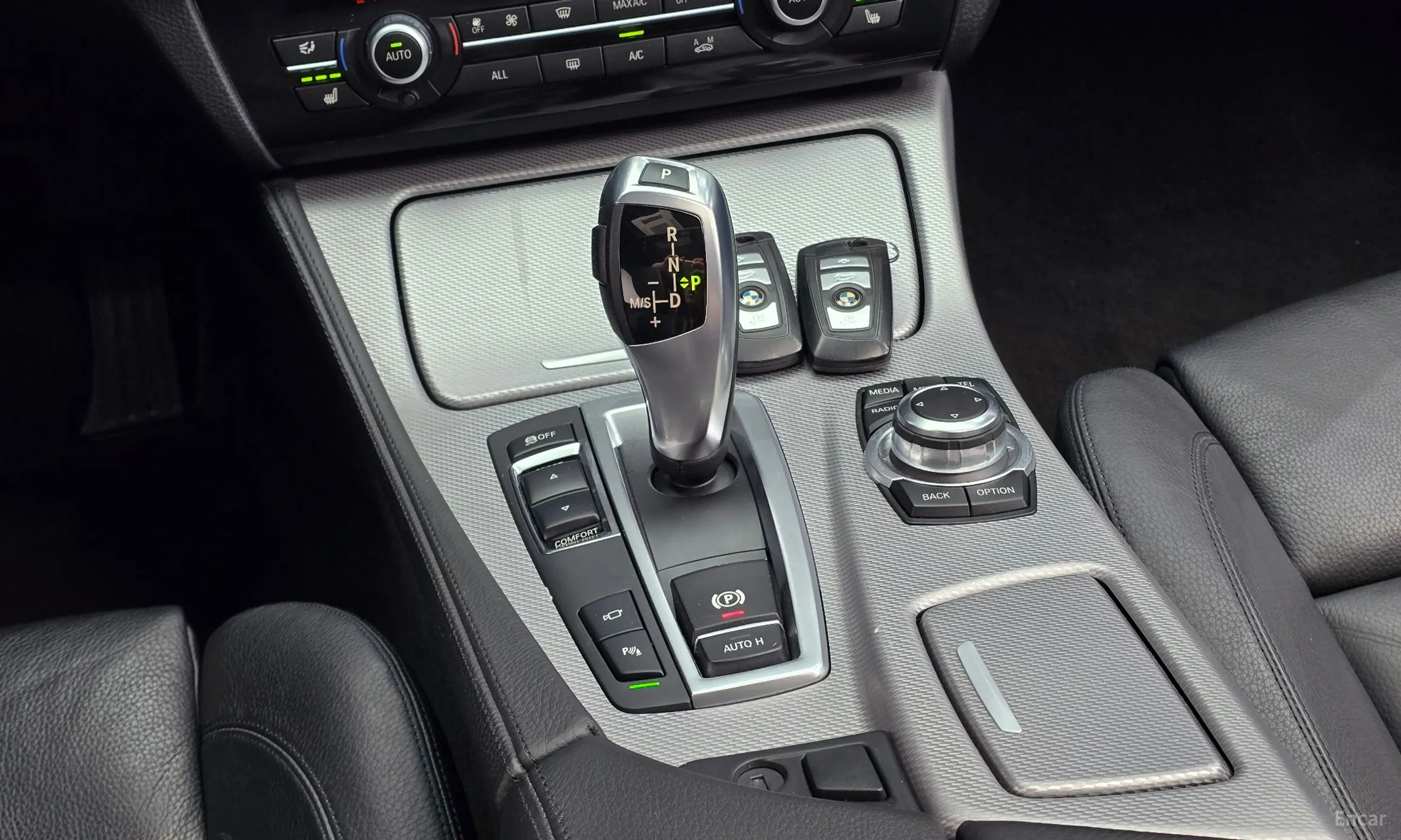 BMW 5 Series (F10) превью 9