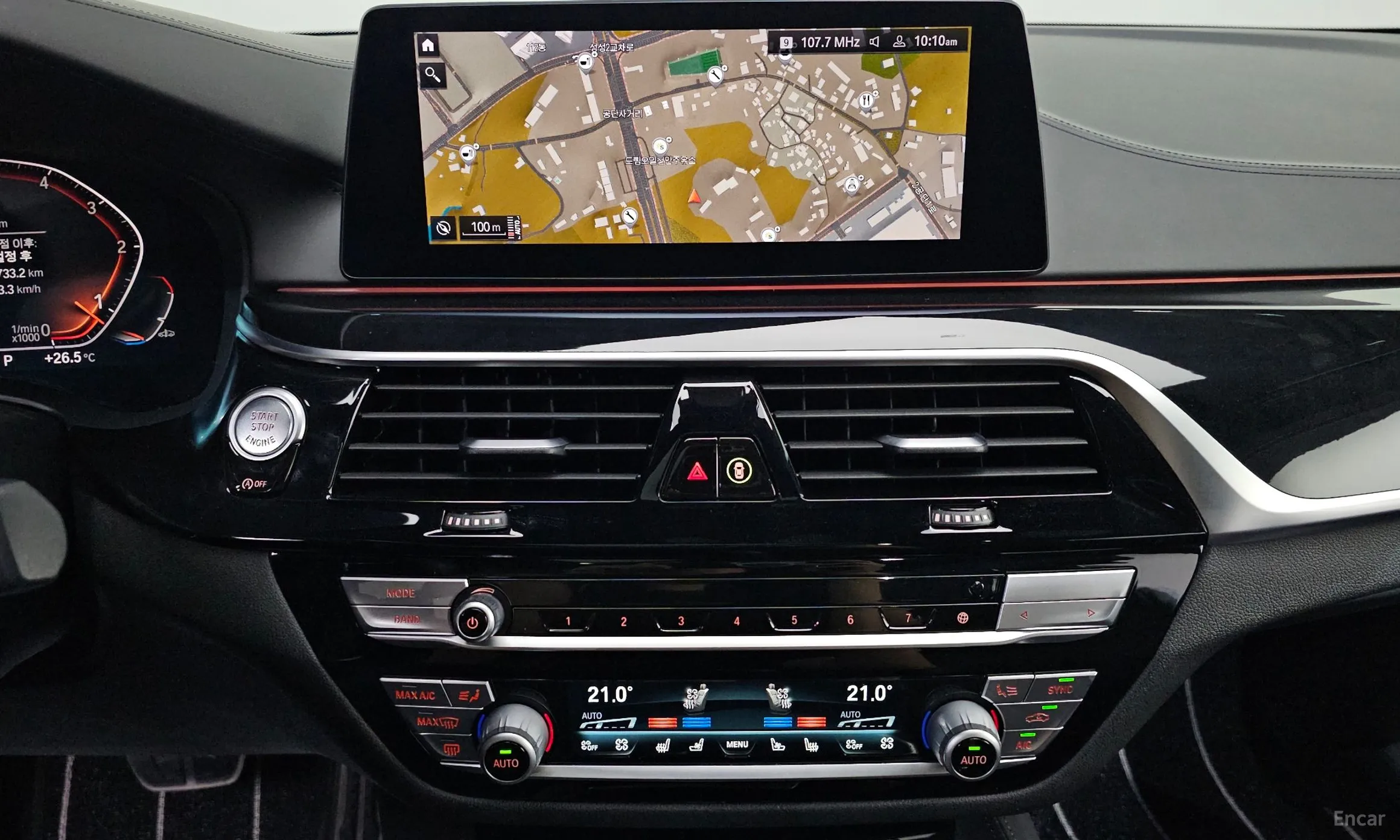 BMW 5 Series (G30) превью 15