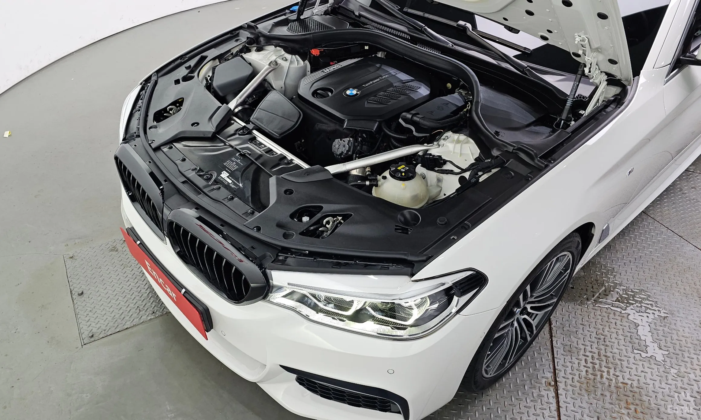 BMW 5 Series (G30) превью 6