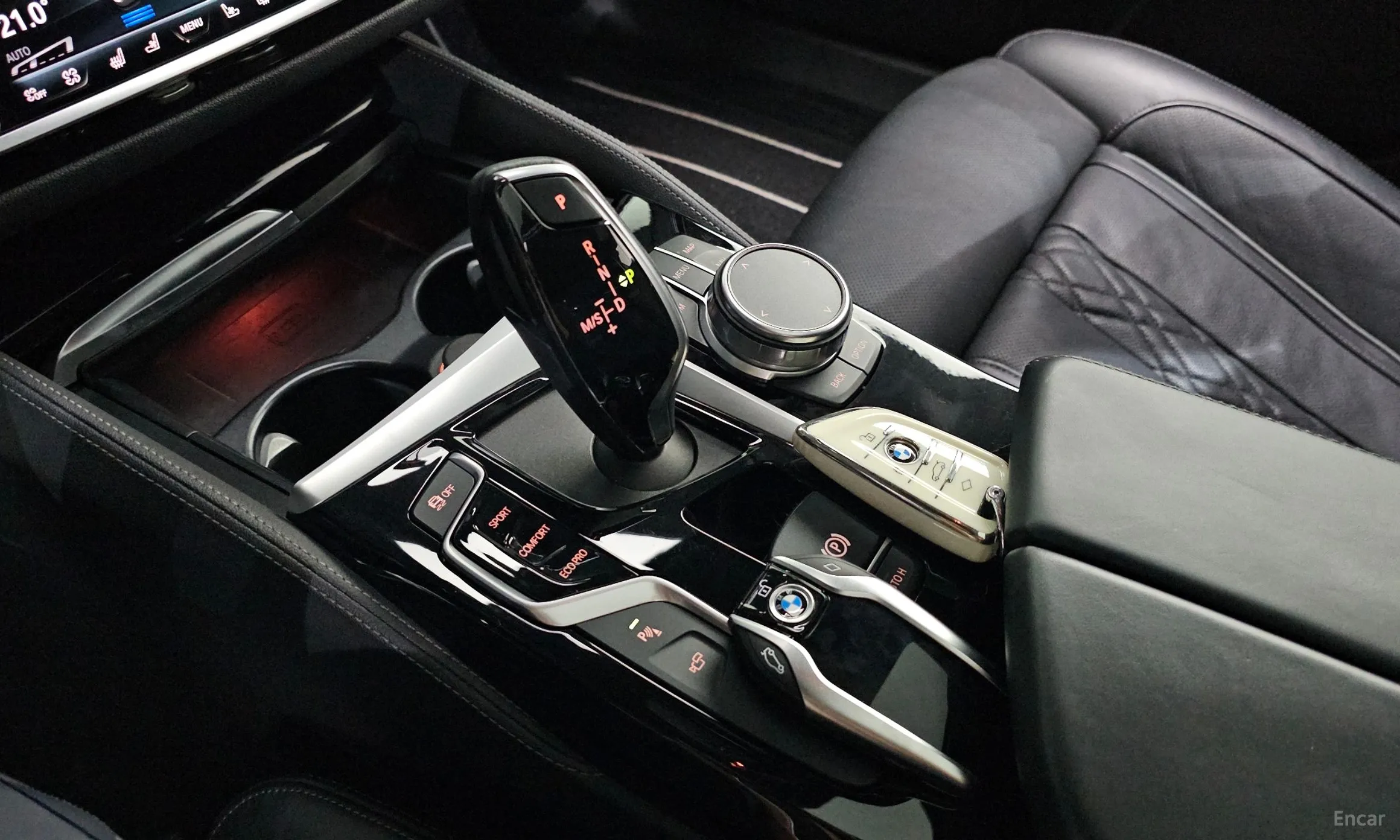 BMW 5 Series (G30) превью 9