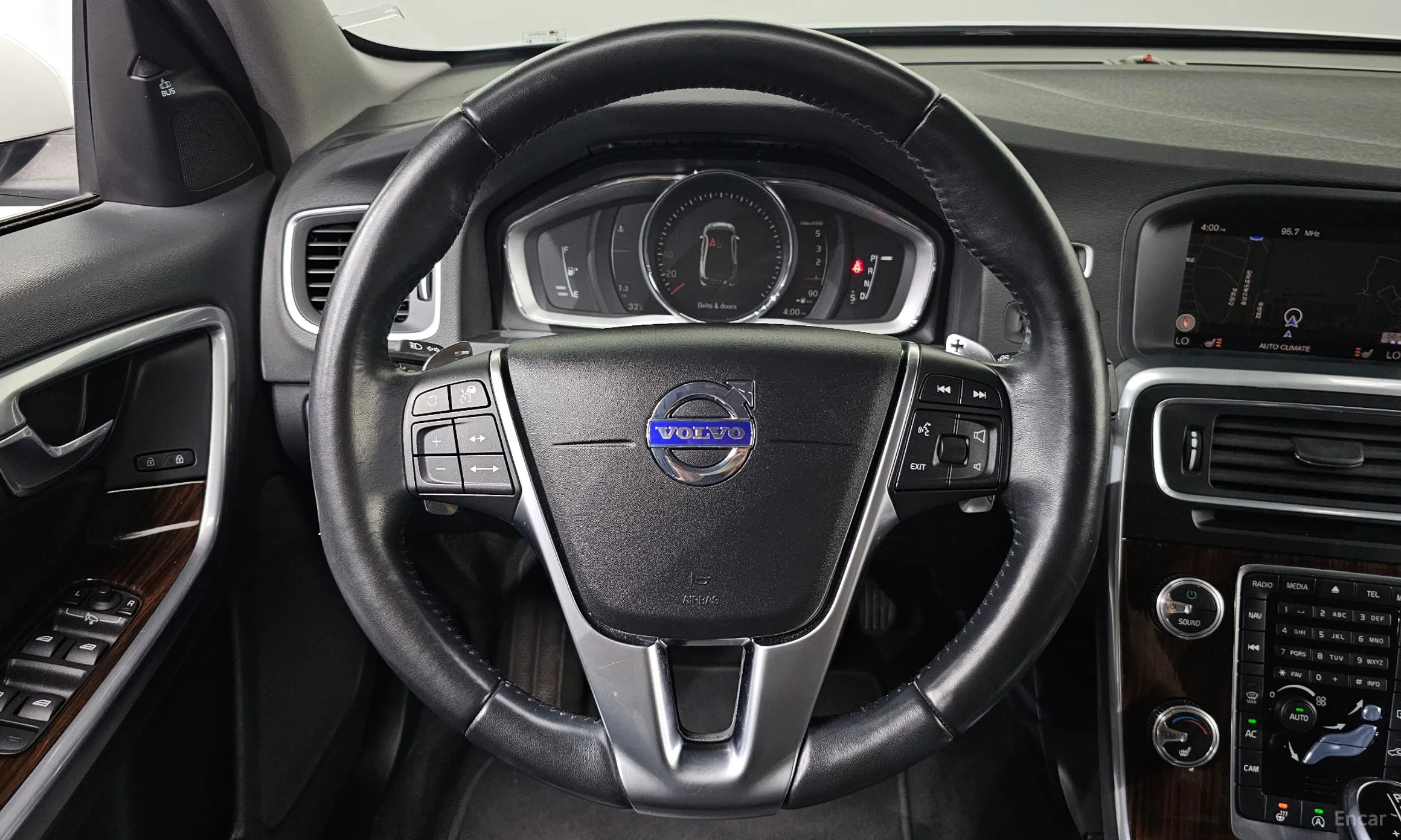 Volvo S60 превью 15