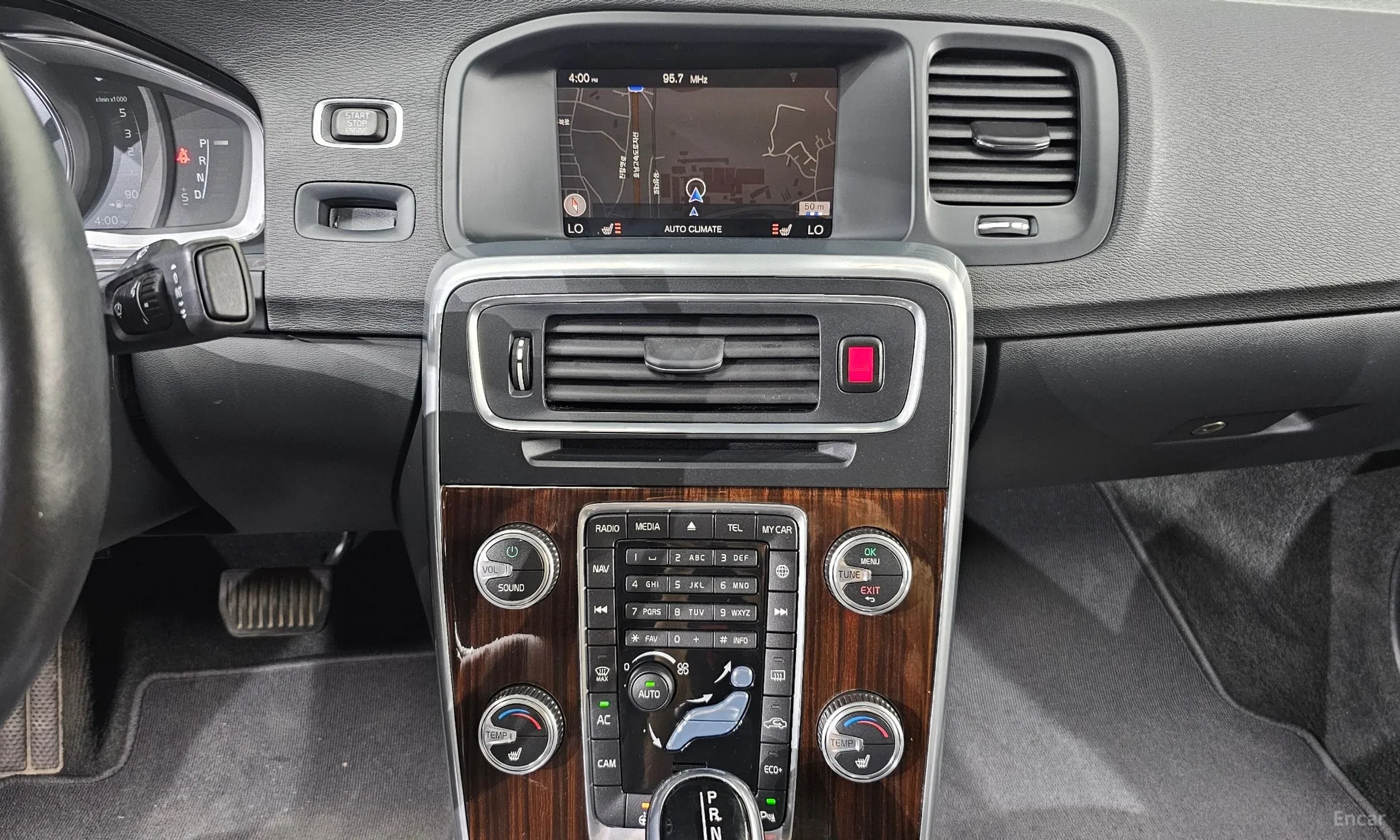Volvo S60 превью 16
