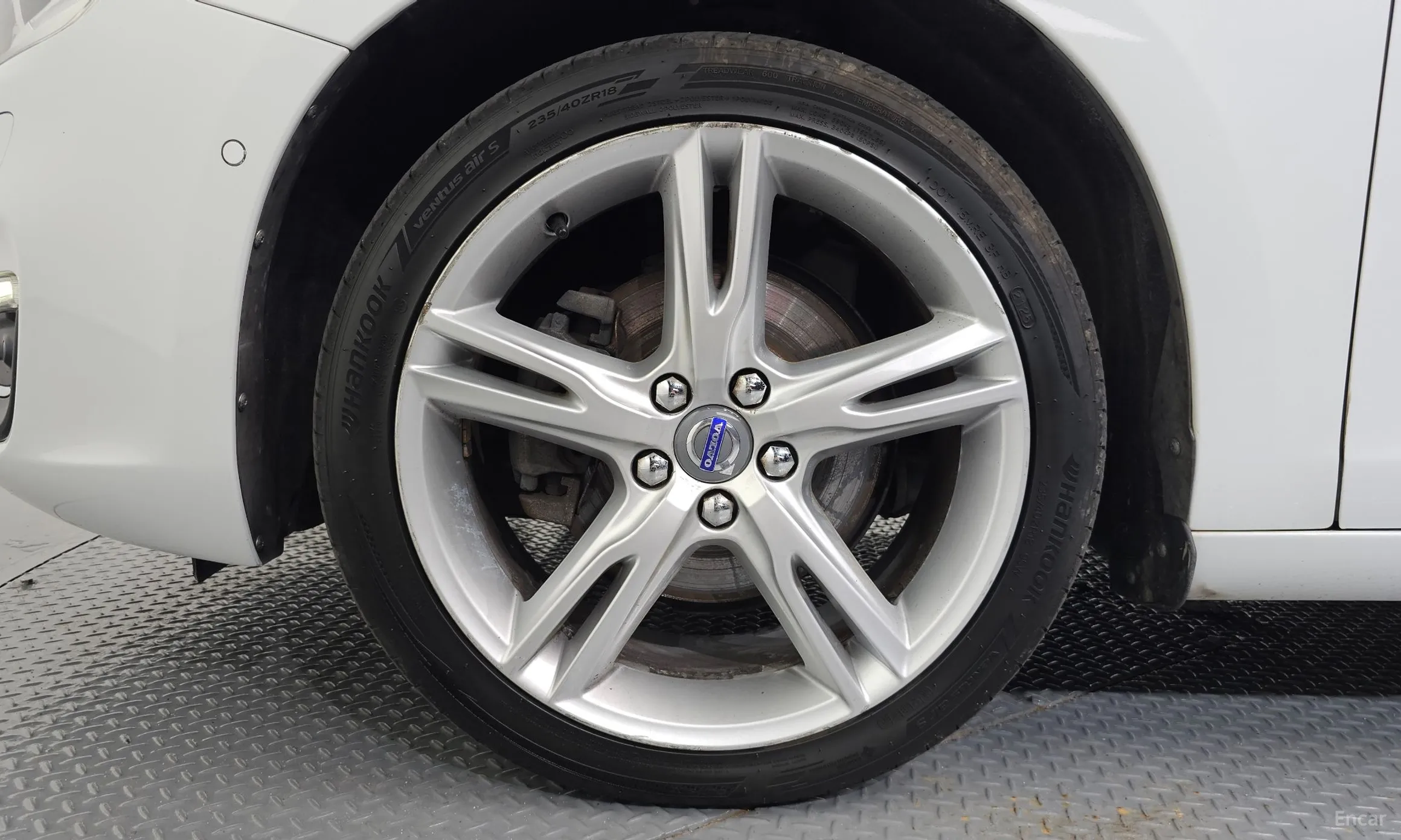 Volvo S60 превью 5