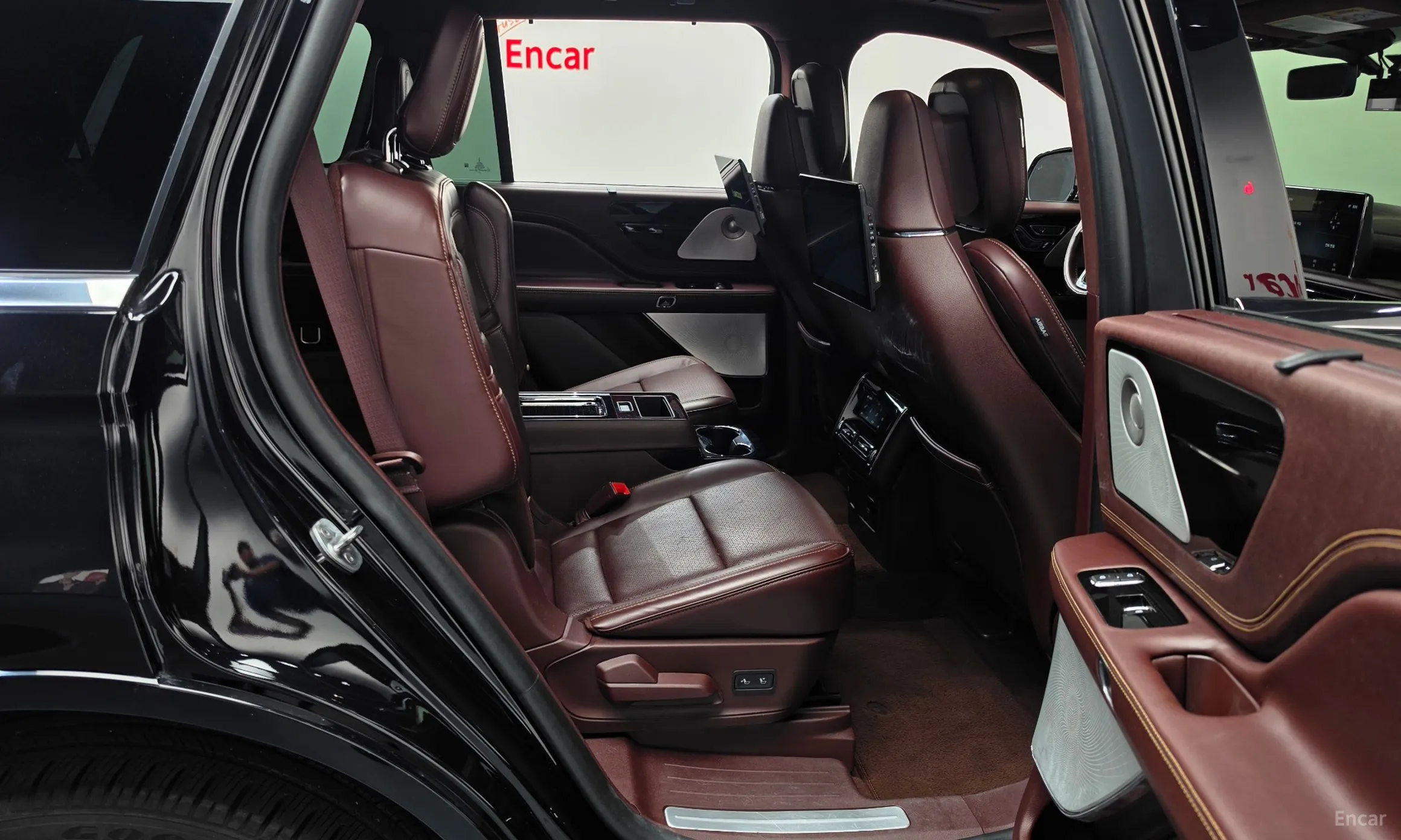 Lincoln Aviator 2nd Generation превью 12