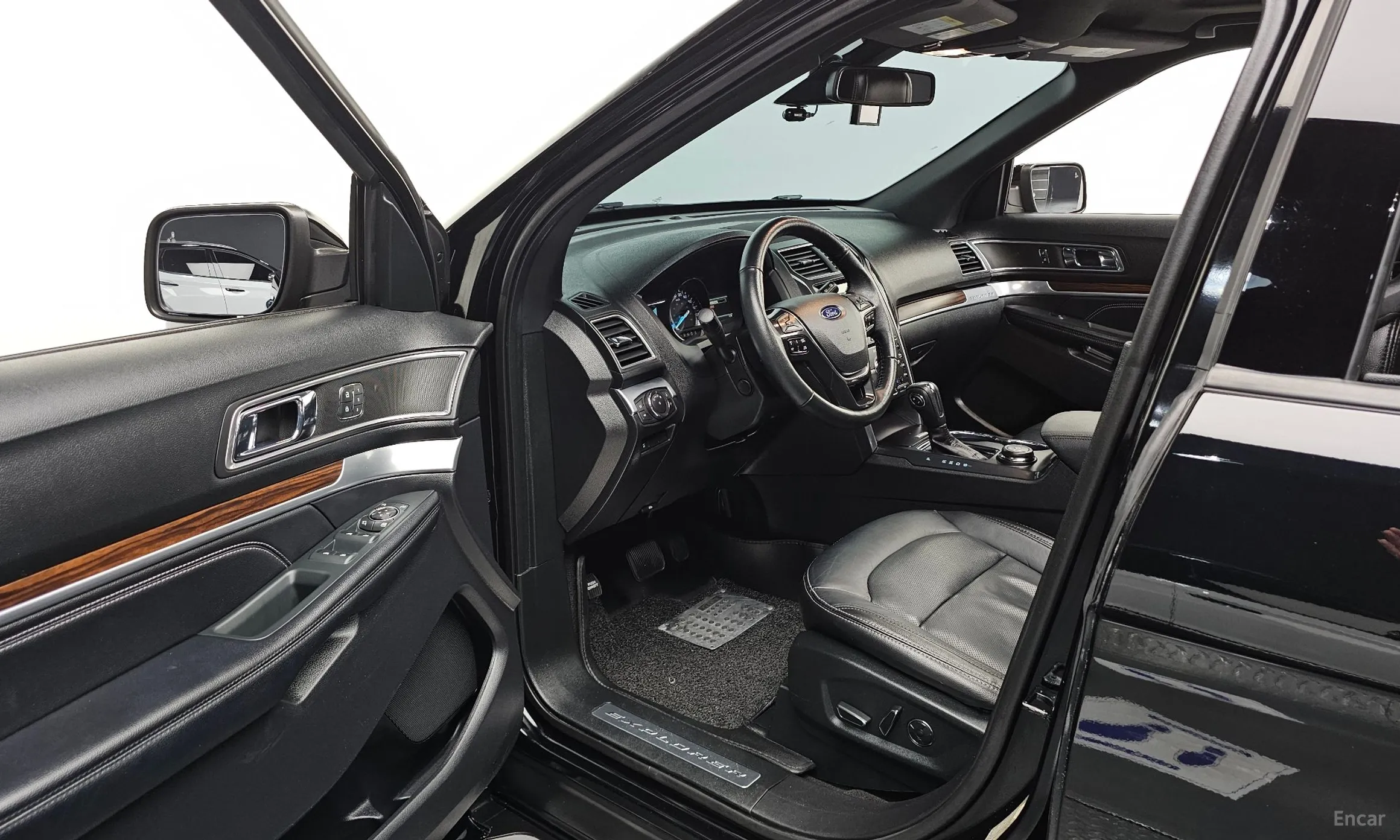 Ford Explorer превью 10