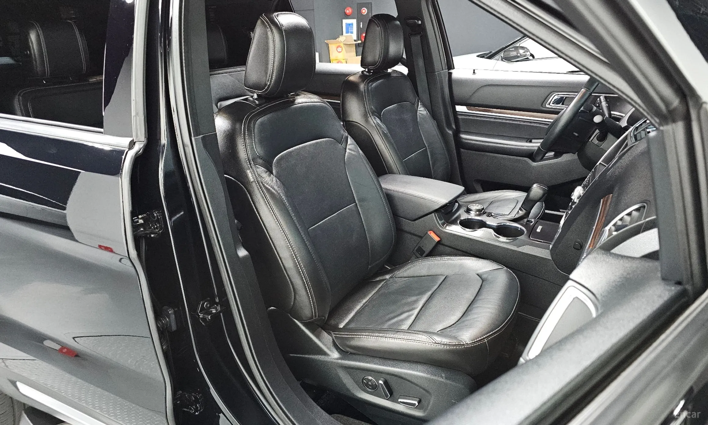 Ford Explorer превью 11