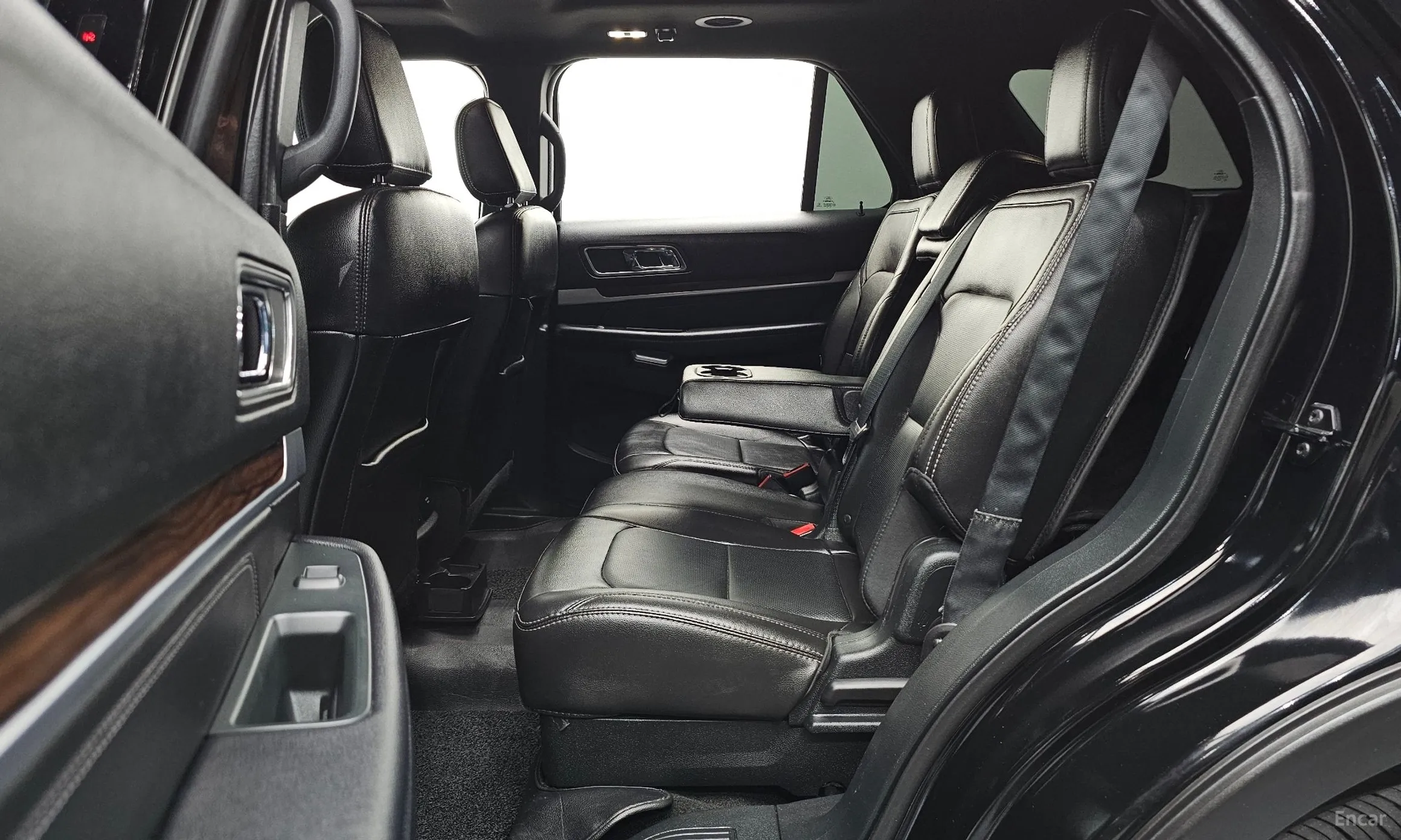 Ford Explorer превью 12