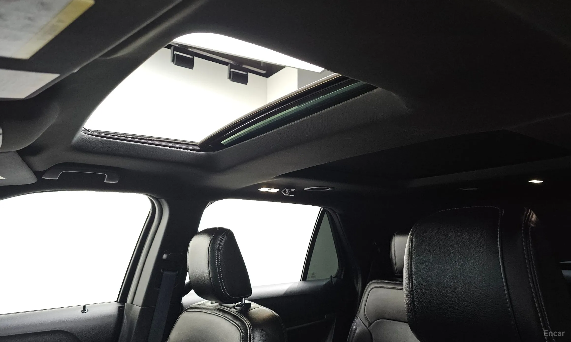 Ford Explorer превью 17
