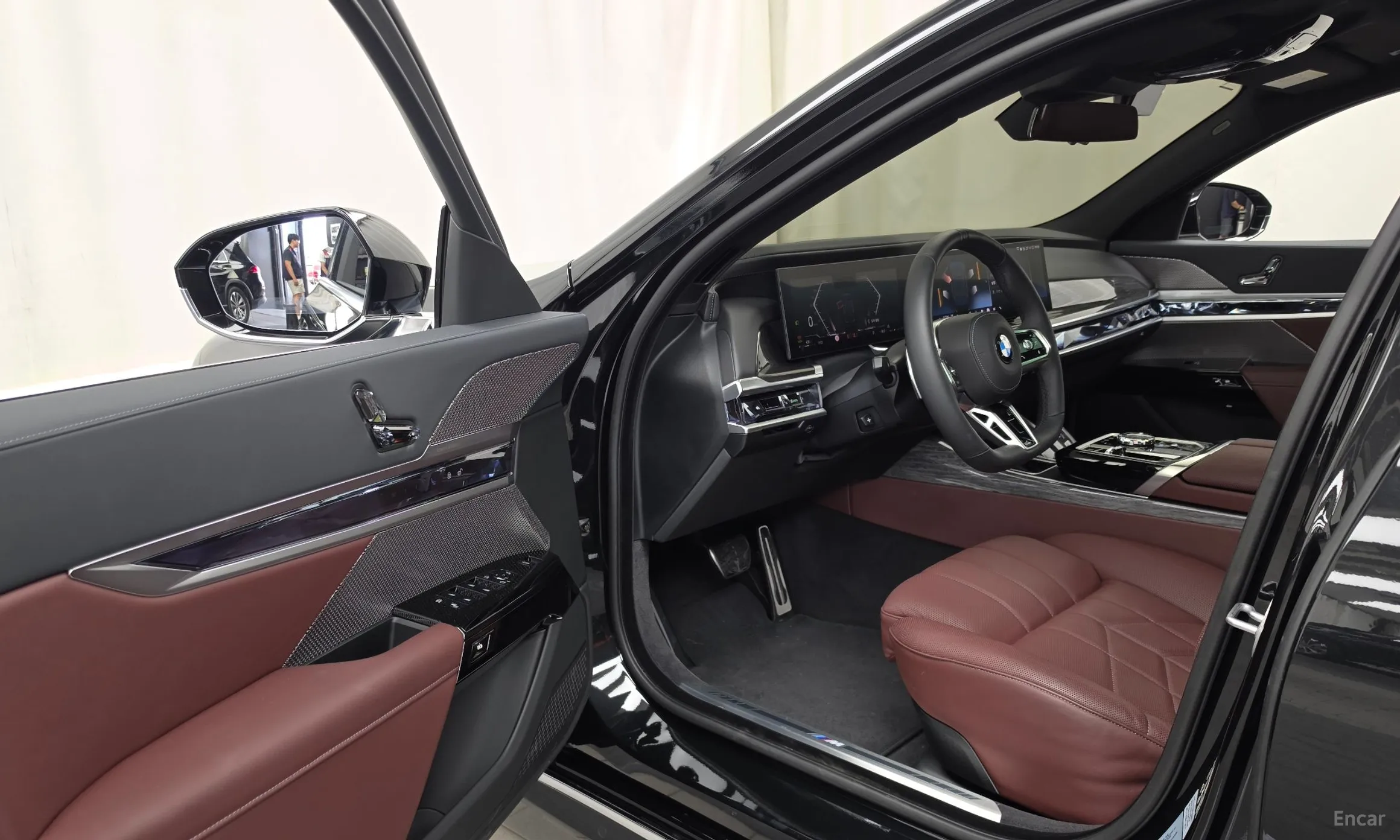 BMW 7 Series (G70) превью 10