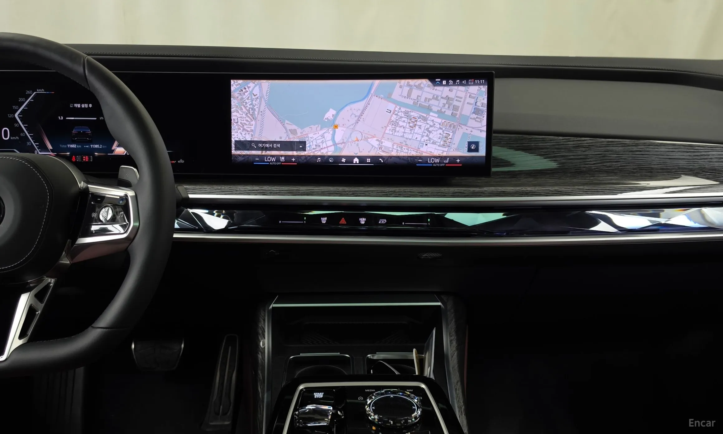 BMW 7 Series (G70) превью 14