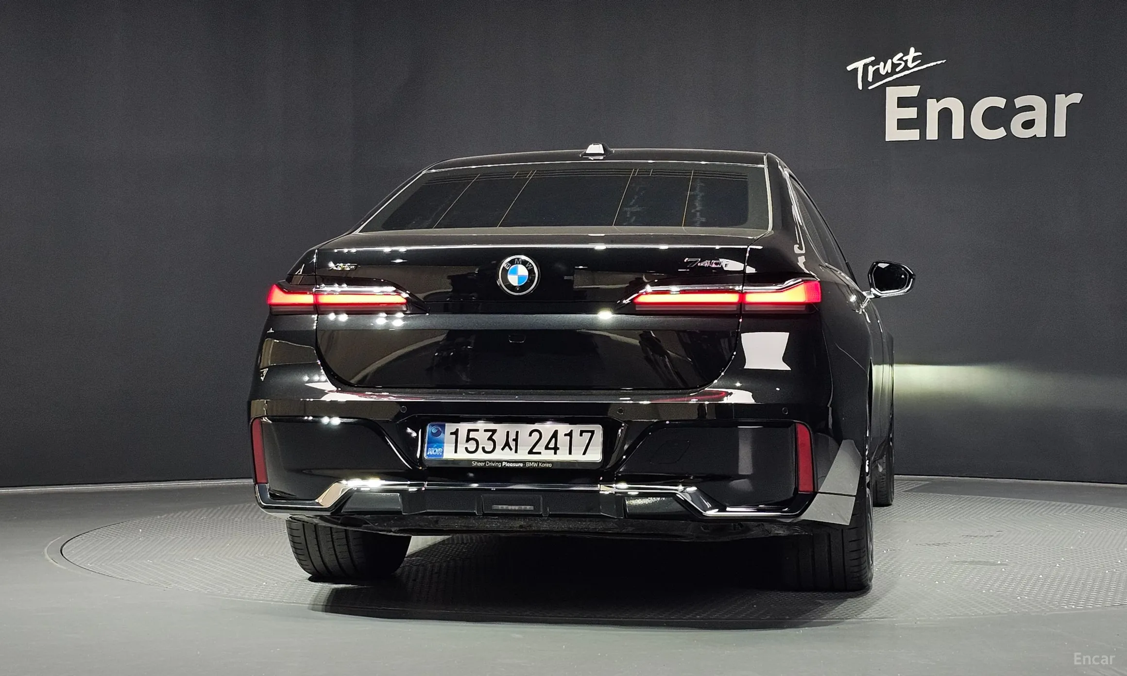 BMW 7 Series (G70) превью 4